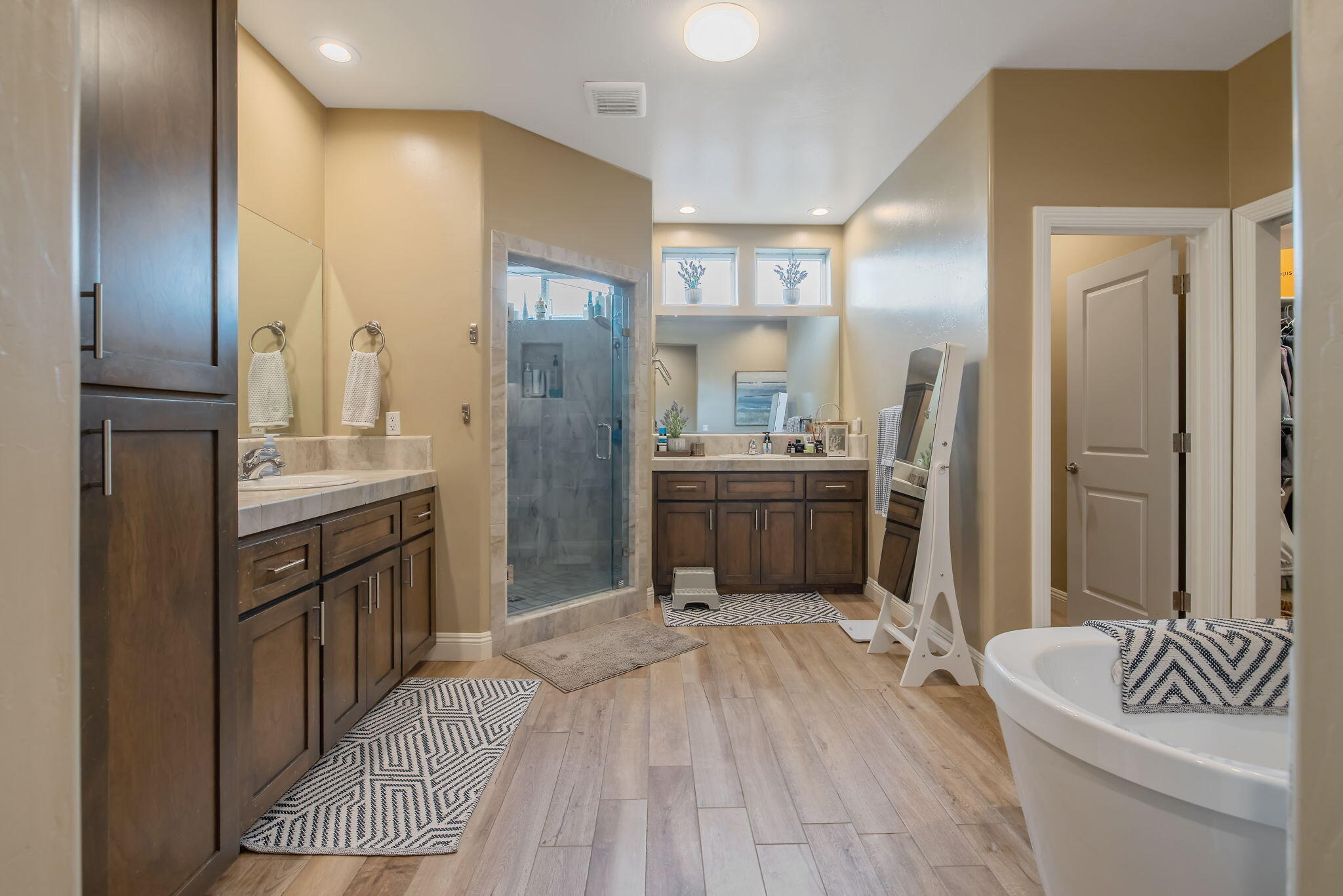 3038 E Beech Ct, Visalia, CA 93292