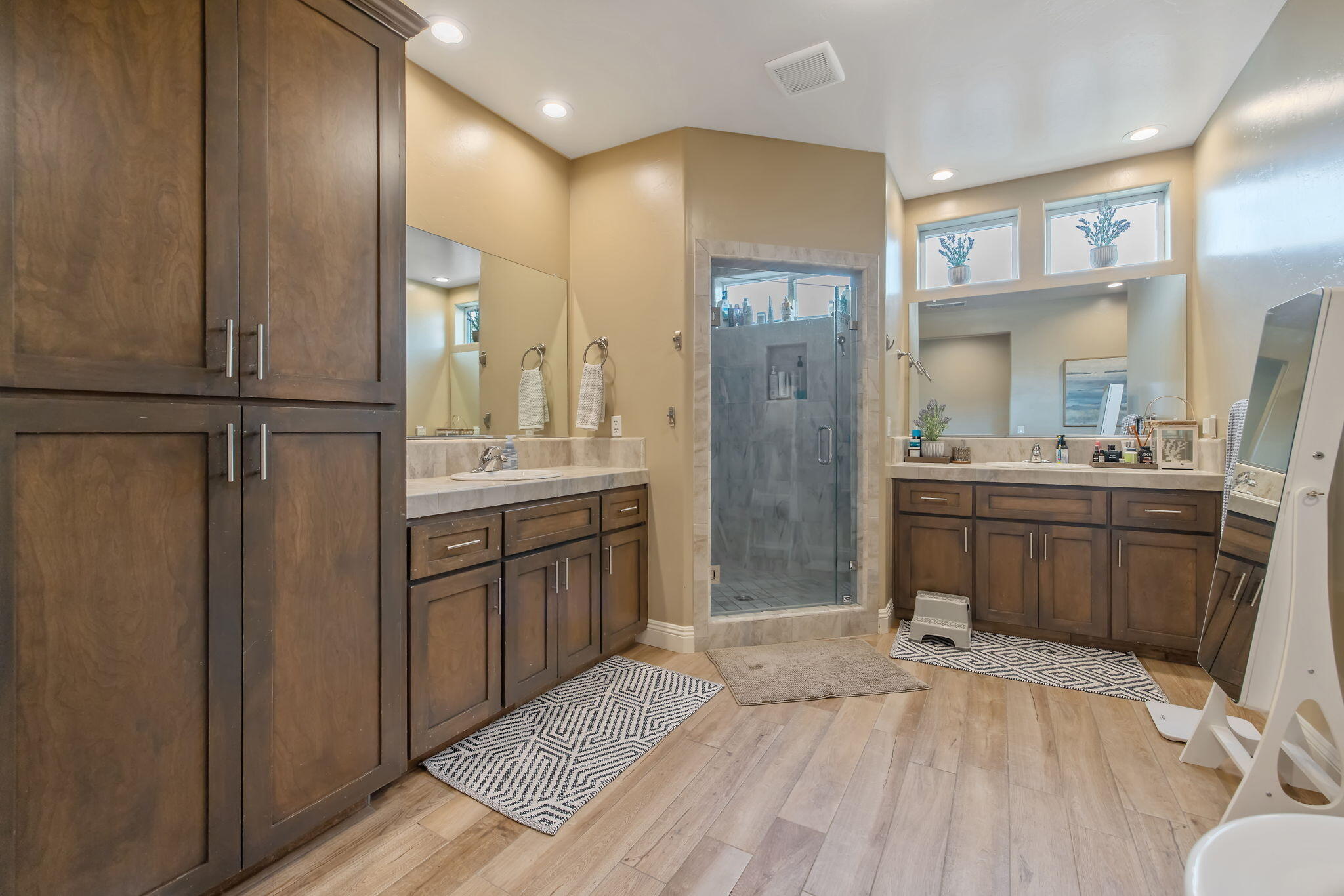 3038 E Beech Ct, Visalia, CA 93292