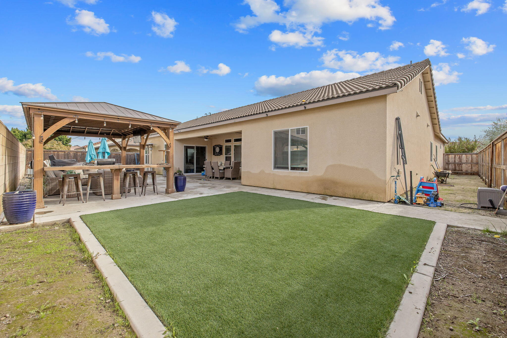 3038 E Beech Ct, Visalia, CA 93292