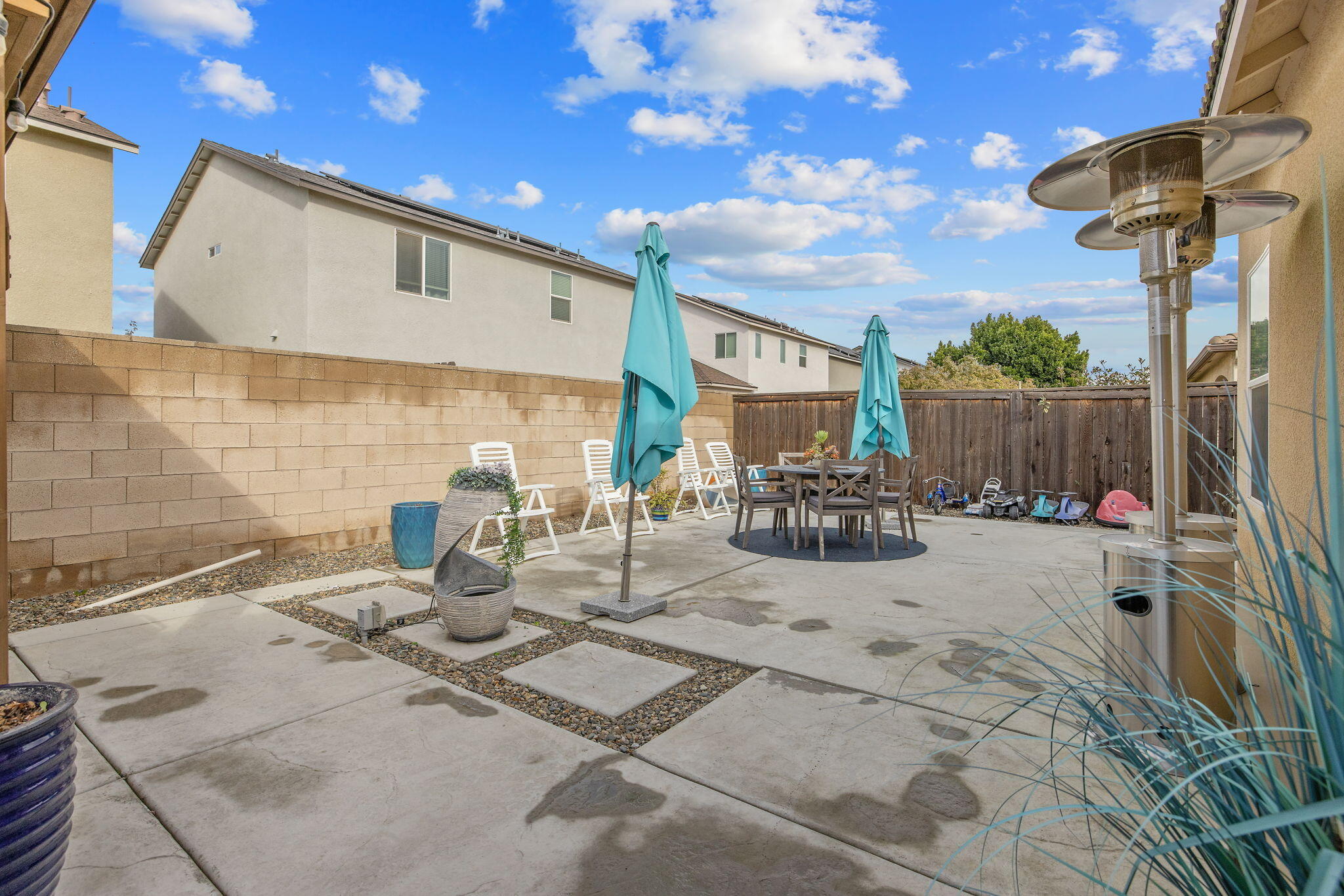 3038 E Beech Ct, Visalia, CA 93292