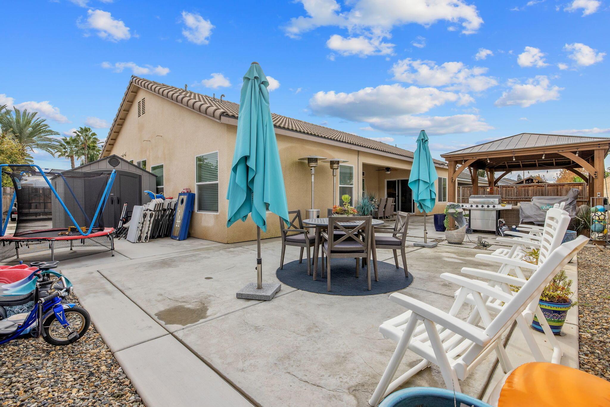 3038 E Beech Ct, Visalia, CA 93292