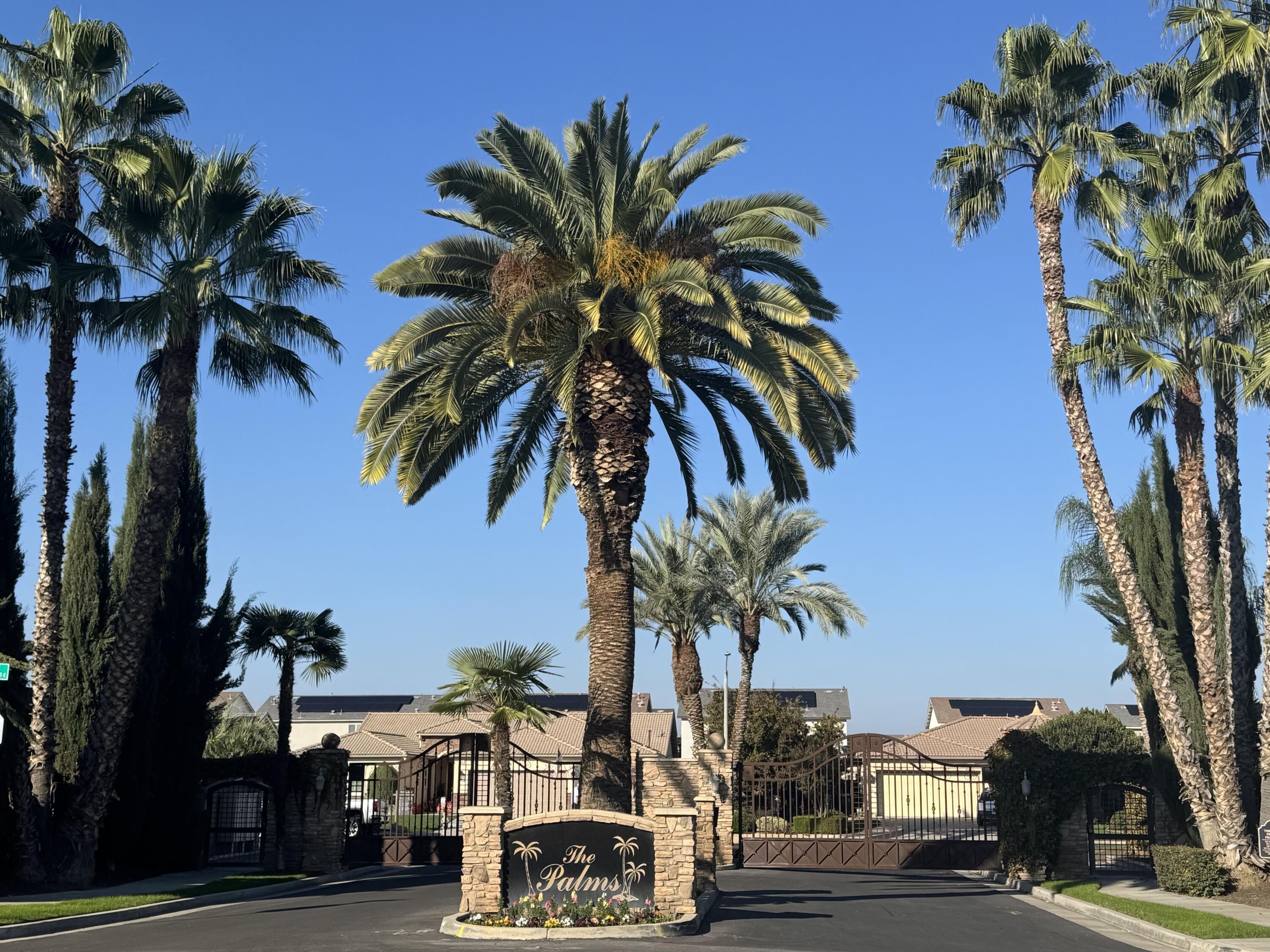 3038 E Beech Ct, Visalia, CA 93292