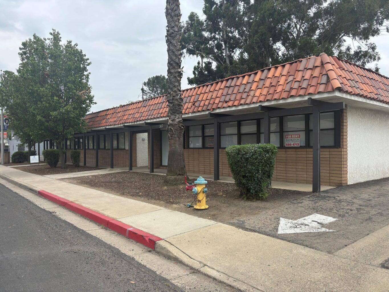 313-317 W Henderson Ave, Porterville, CA 93257