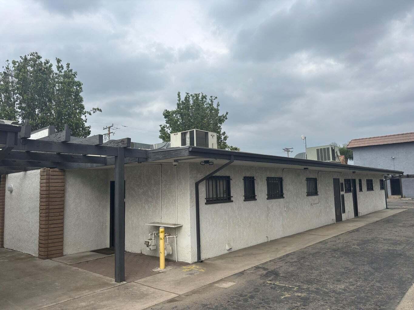 313-317 W Henderson Ave, Porterville, CA 93257