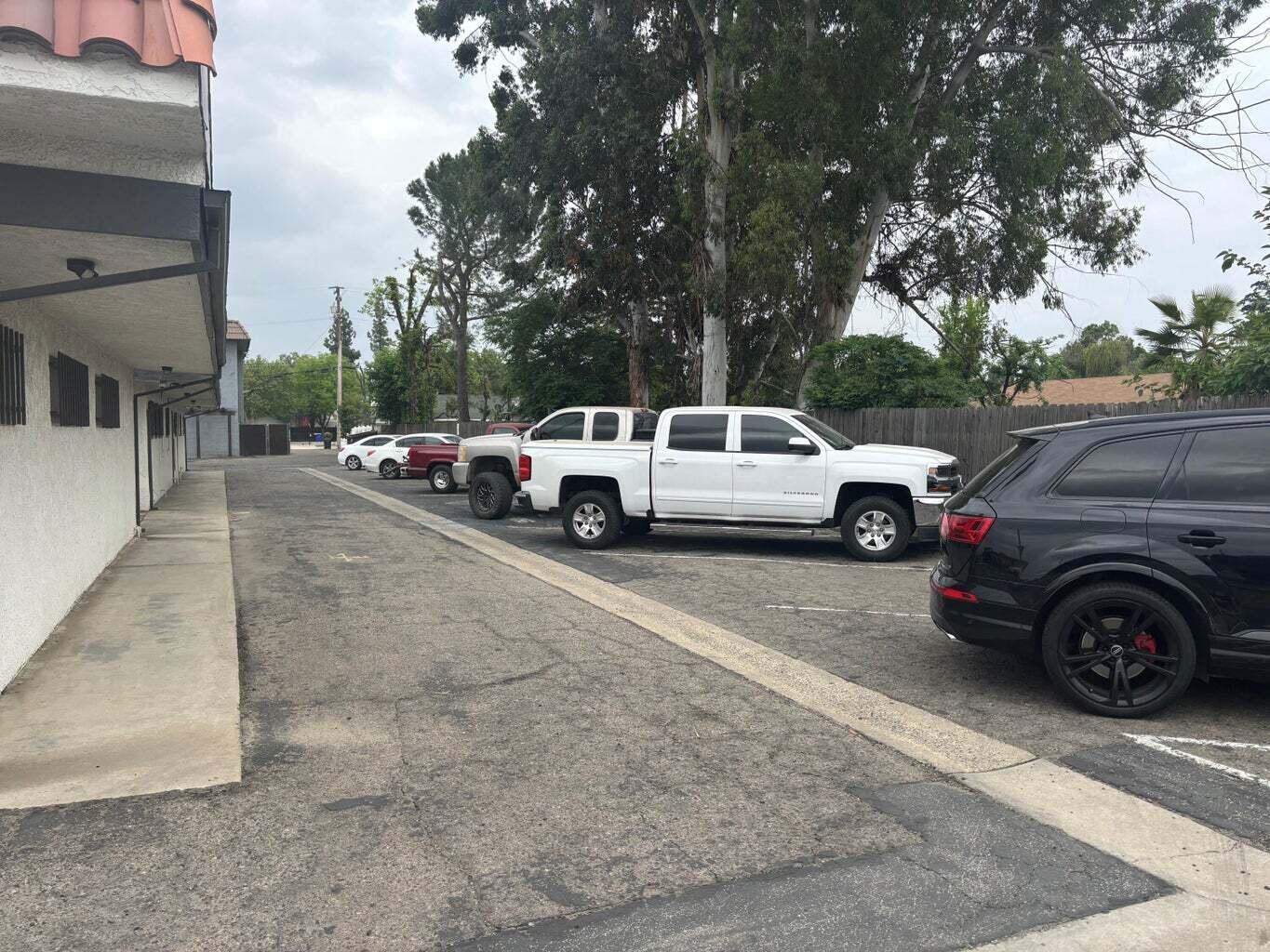 313-317 W Henderson Ave, Porterville, CA 93257