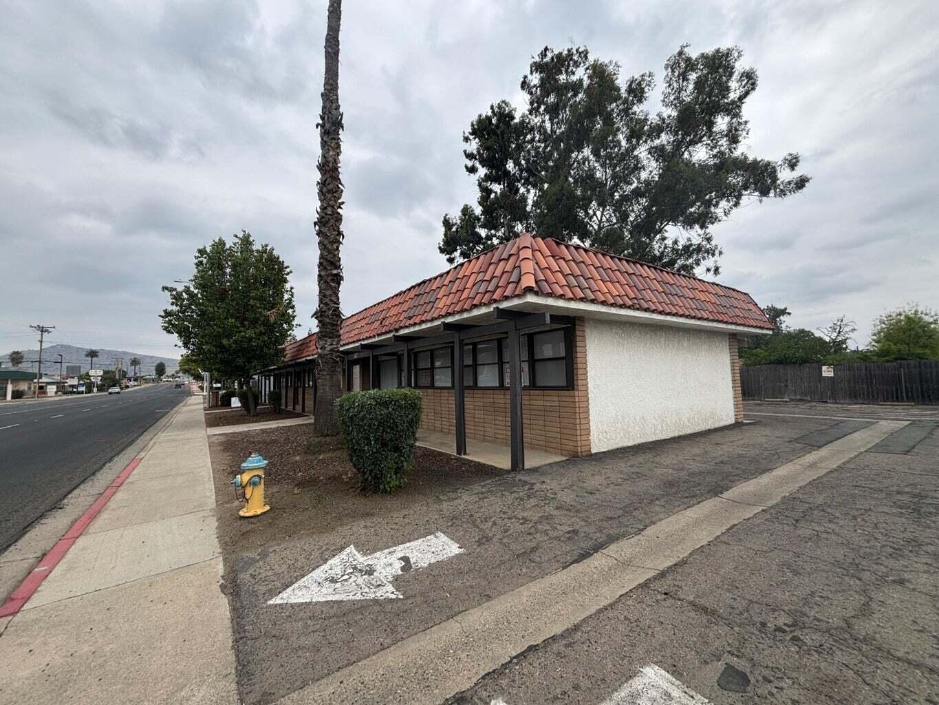 313-317 W Henderson Ave, Porterville, CA 93257