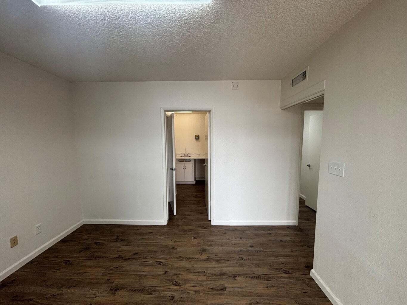 313-317 W Henderson Ave, Porterville, CA 93257