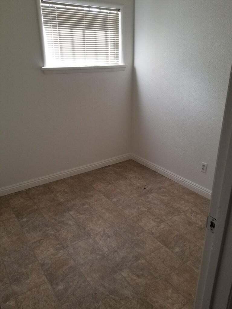 313-317 W Henderson Ave, Porterville, CA 93257