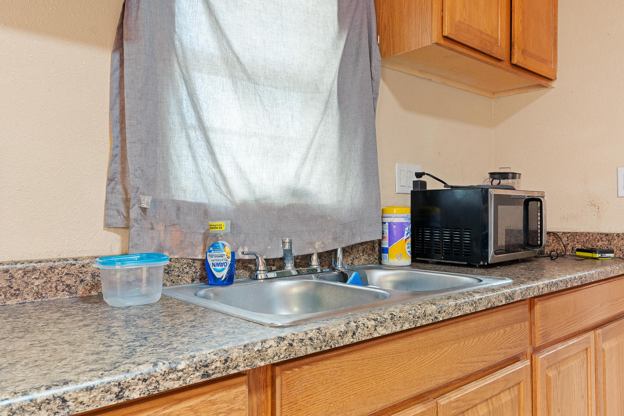 1106 N West St, Visalia, CA 93291