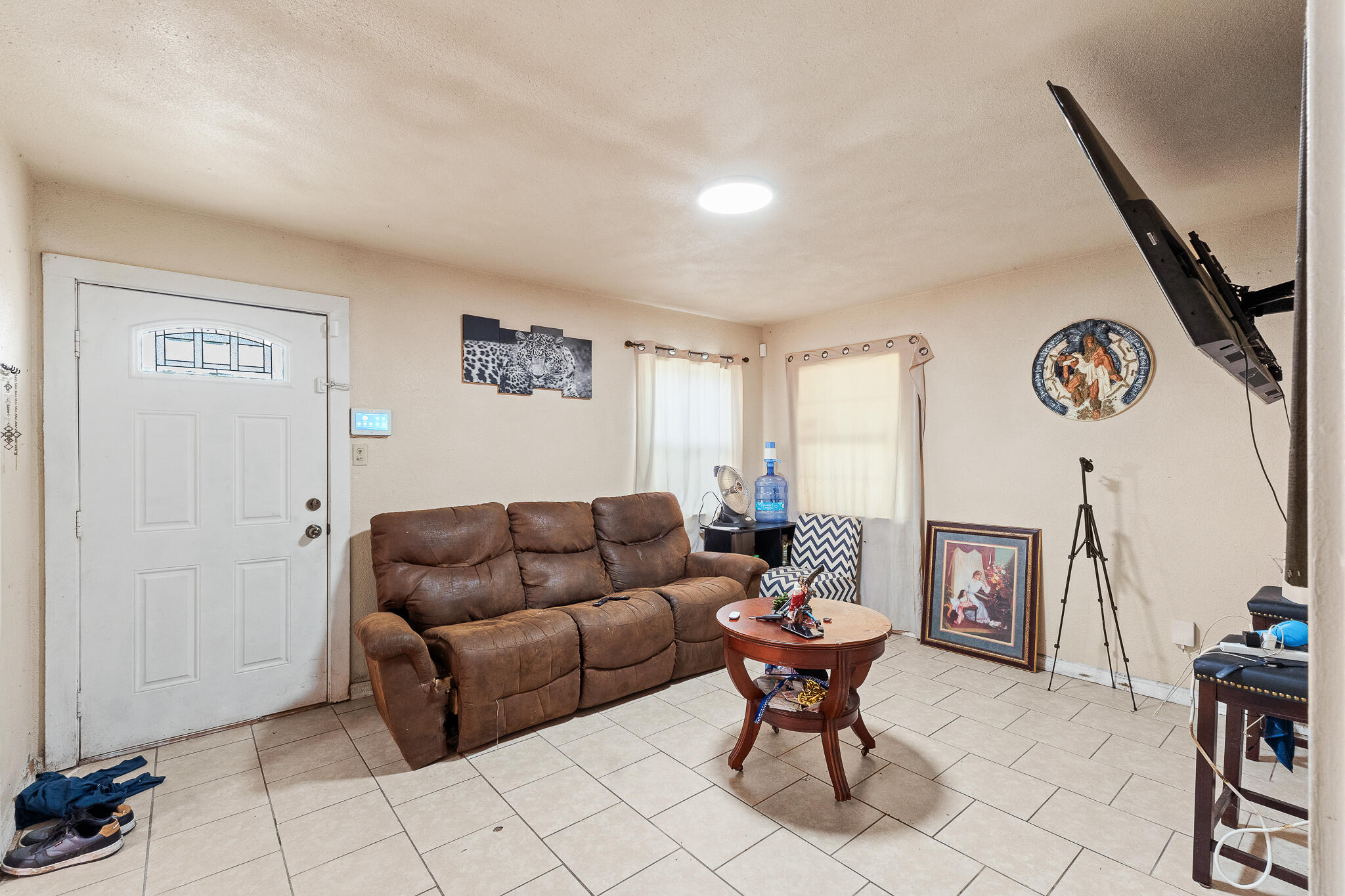 1106 N West St, Visalia, CA 93291