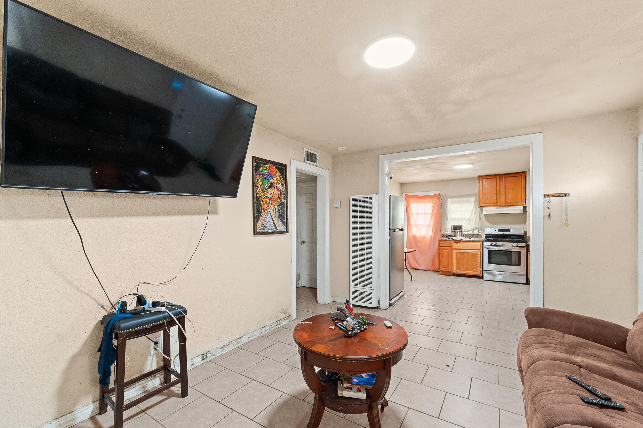 1106 N West St, Visalia, CA 93291