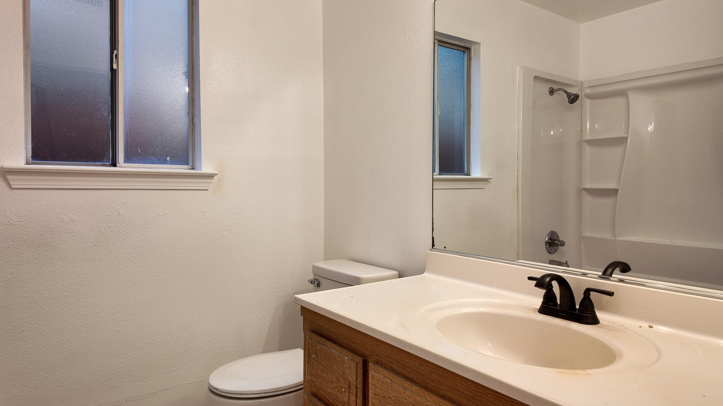 1148 W Orange Ave, Porterville, CA 93257