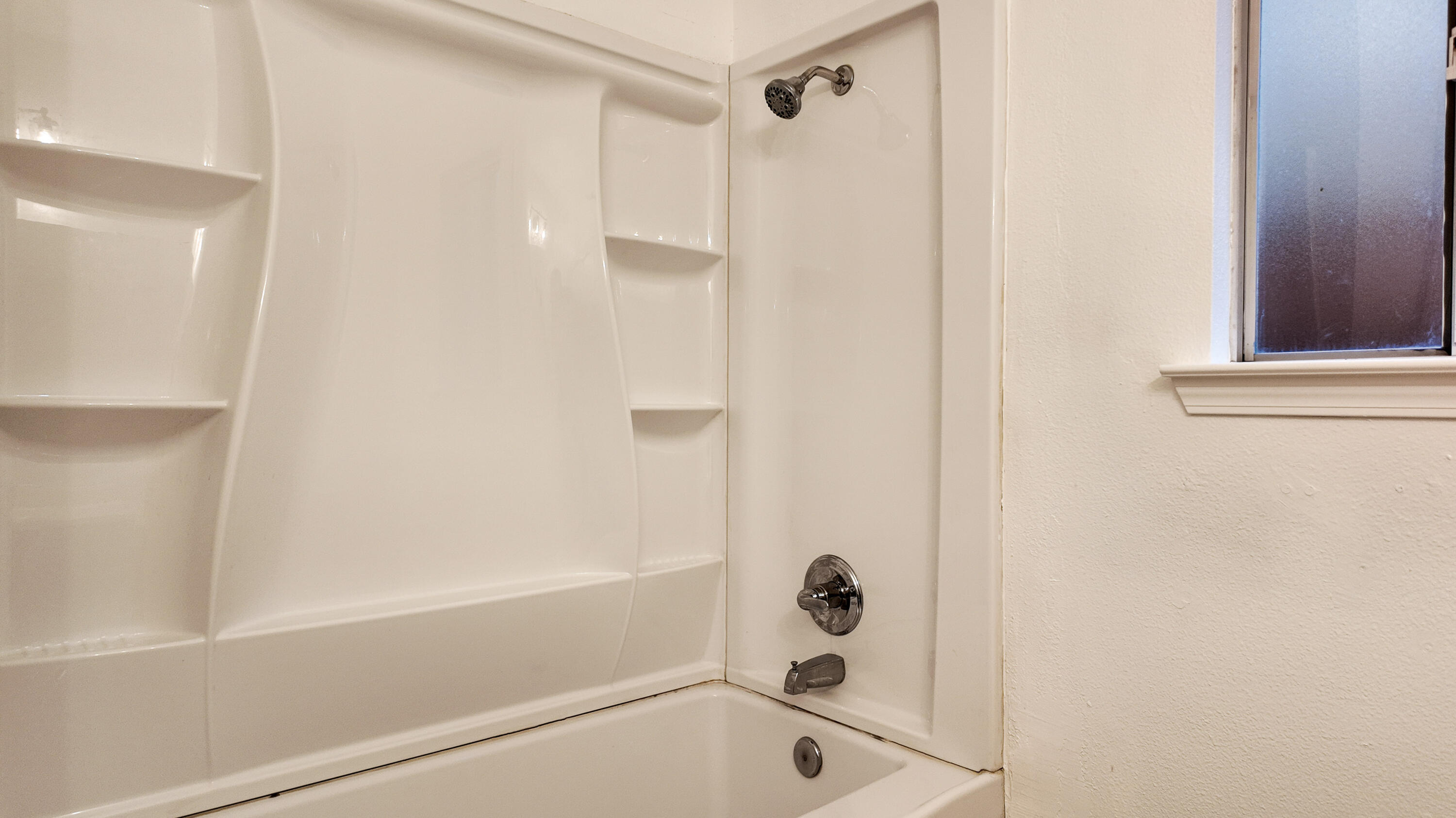 1148 W Orange Ave, Porterville, CA 93257