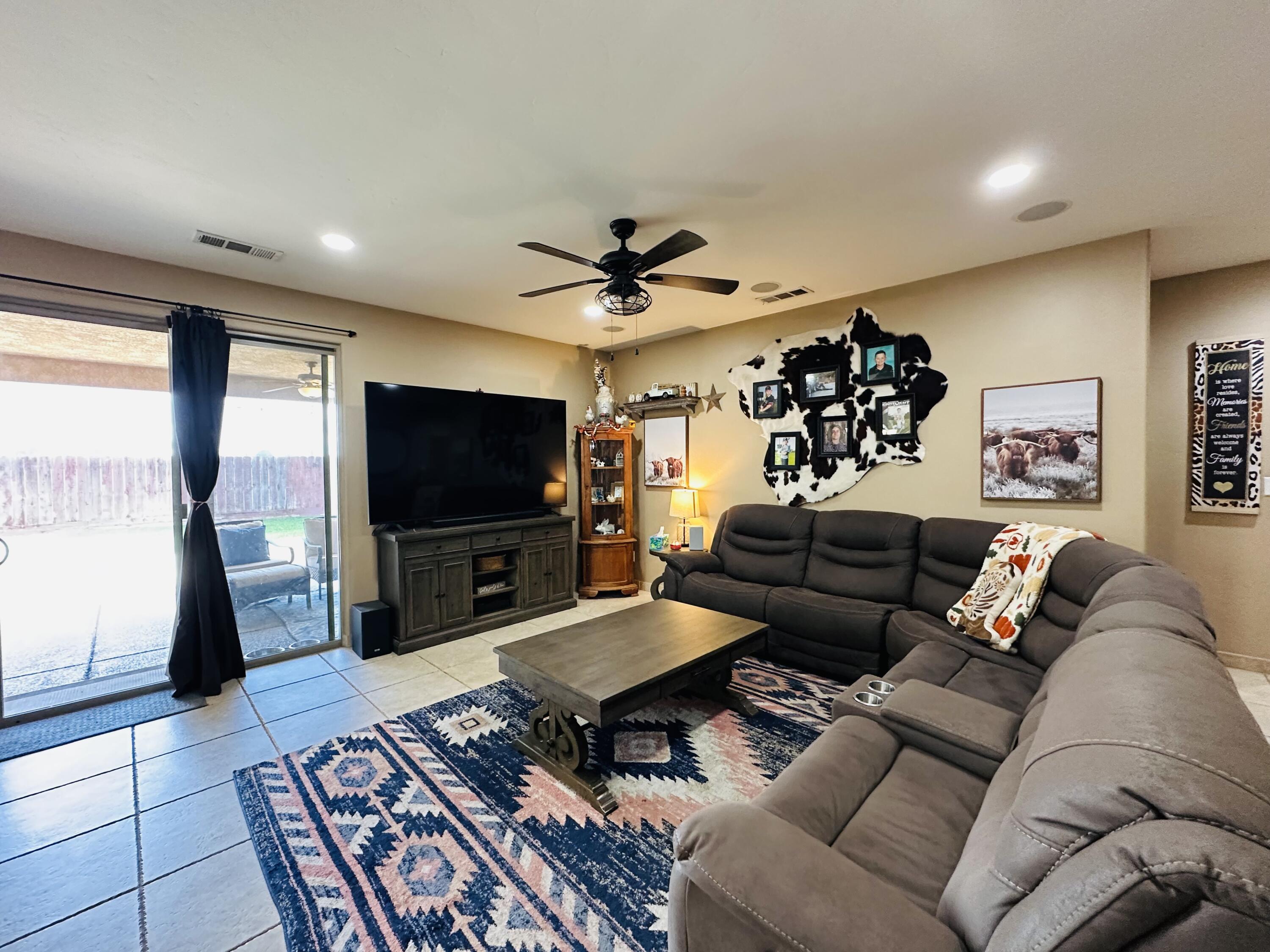 936 N Red Oak St, Porterville, CA 93257