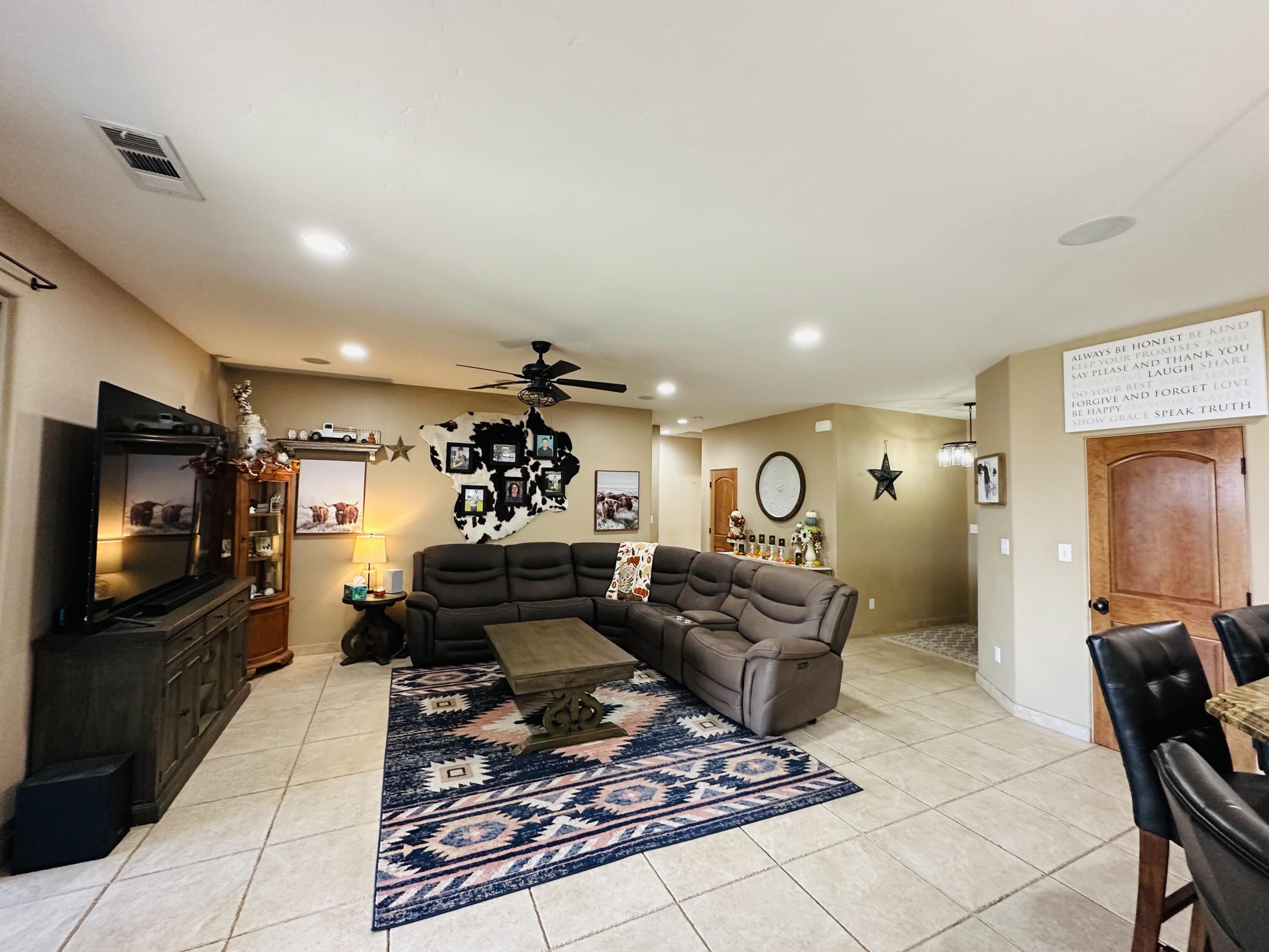 936 N Red Oak St, Porterville, CA 93257