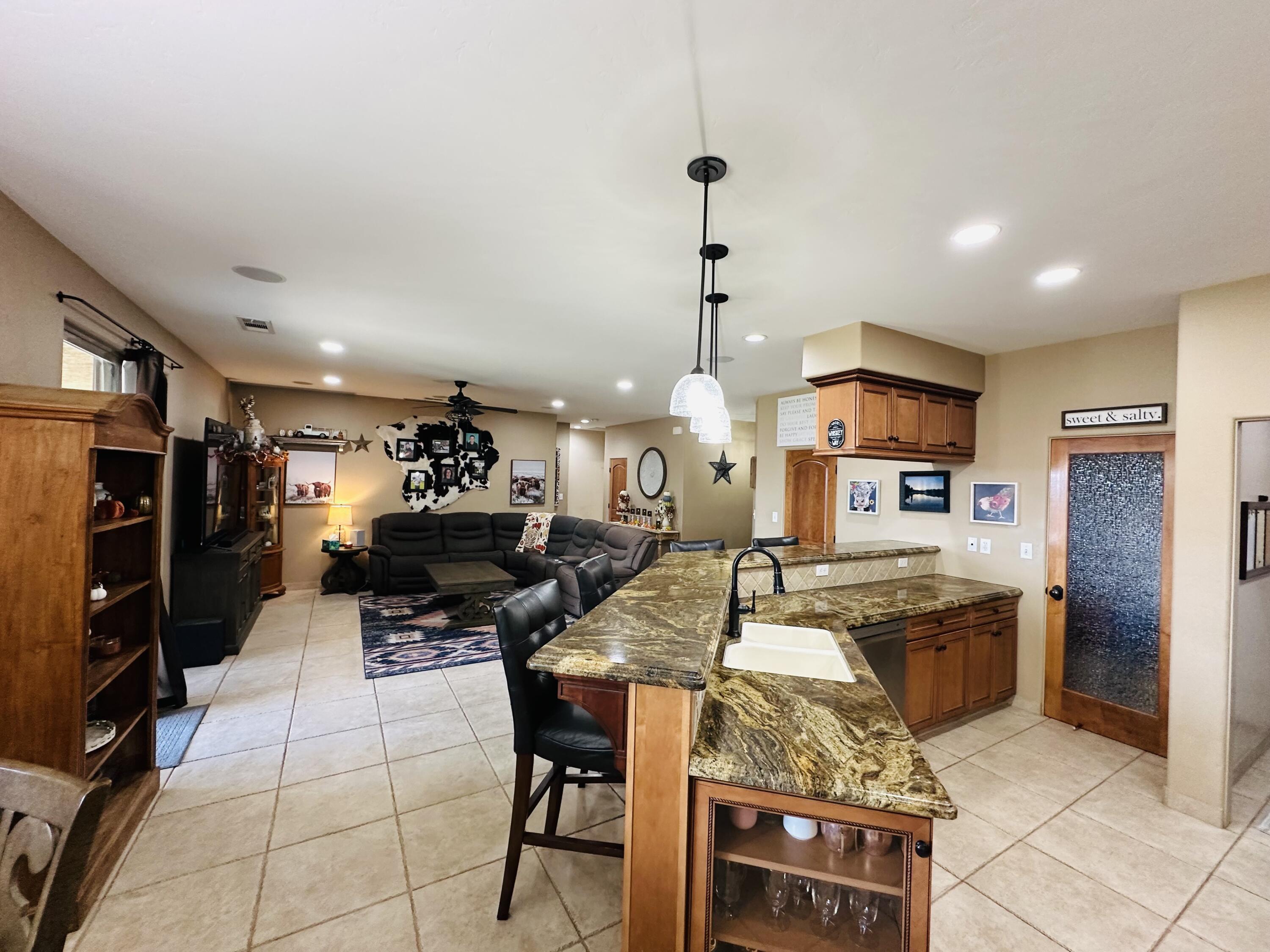 936 N Red Oak St, Porterville, CA 93257