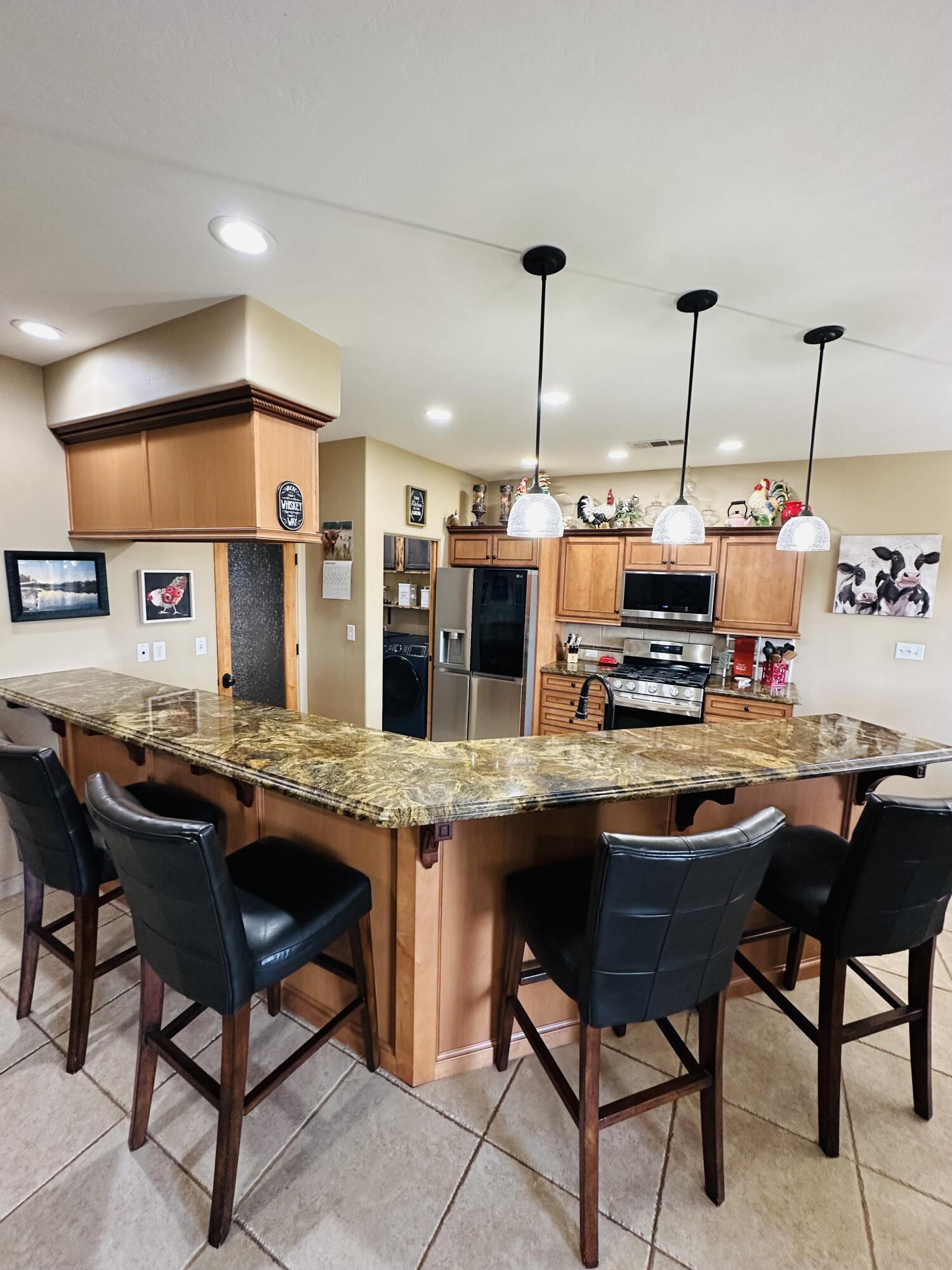 936 N Red Oak St, Porterville, CA 93257