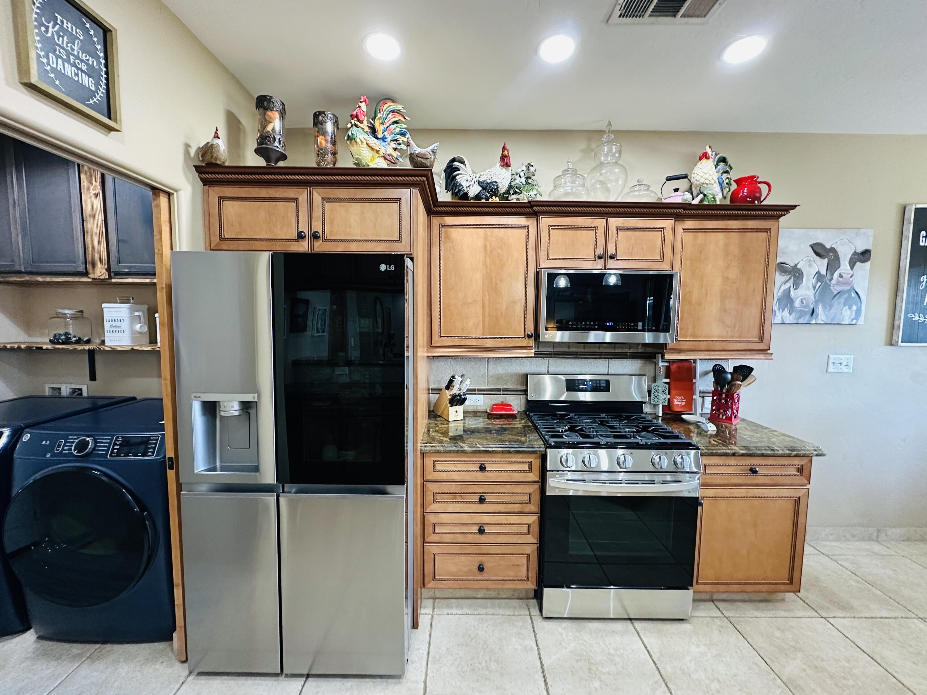 936 N Red Oak St, Porterville, CA 93257