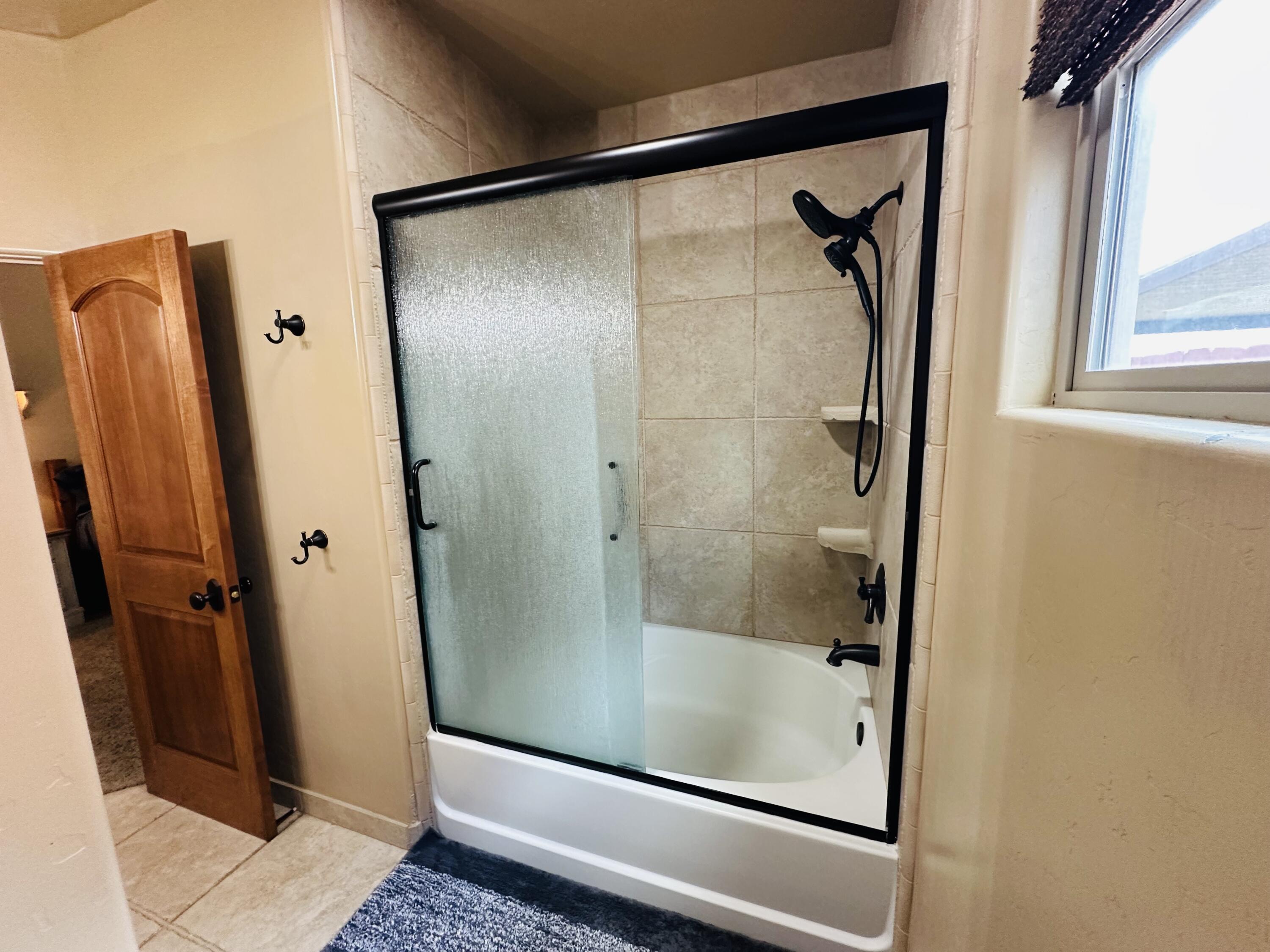 936 N Red Oak St, Porterville, CA 93257