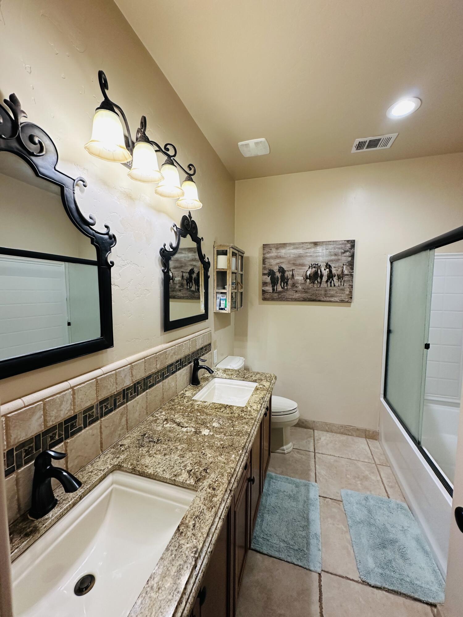 936 N Red Oak St, Porterville, CA 93257