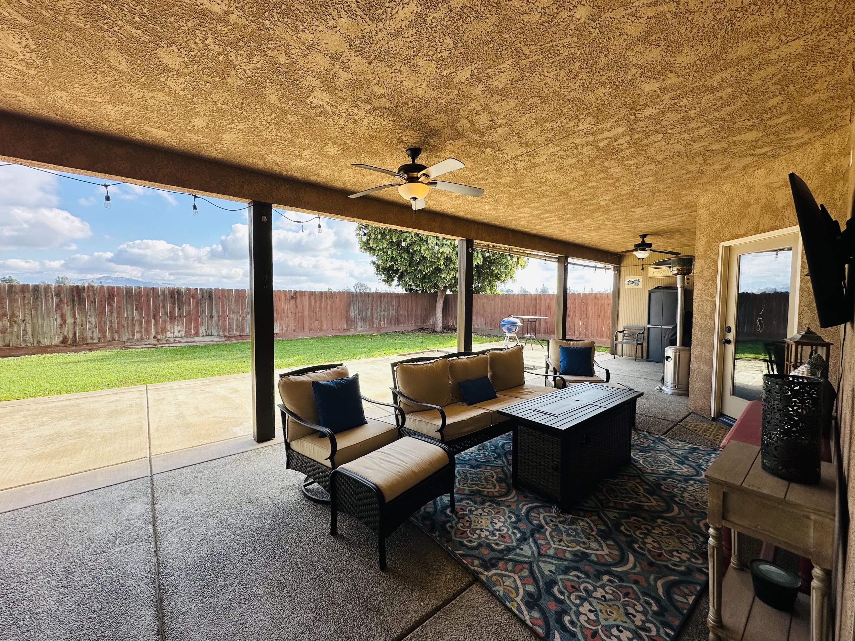 936 N Red Oak St, Porterville, CA 93257