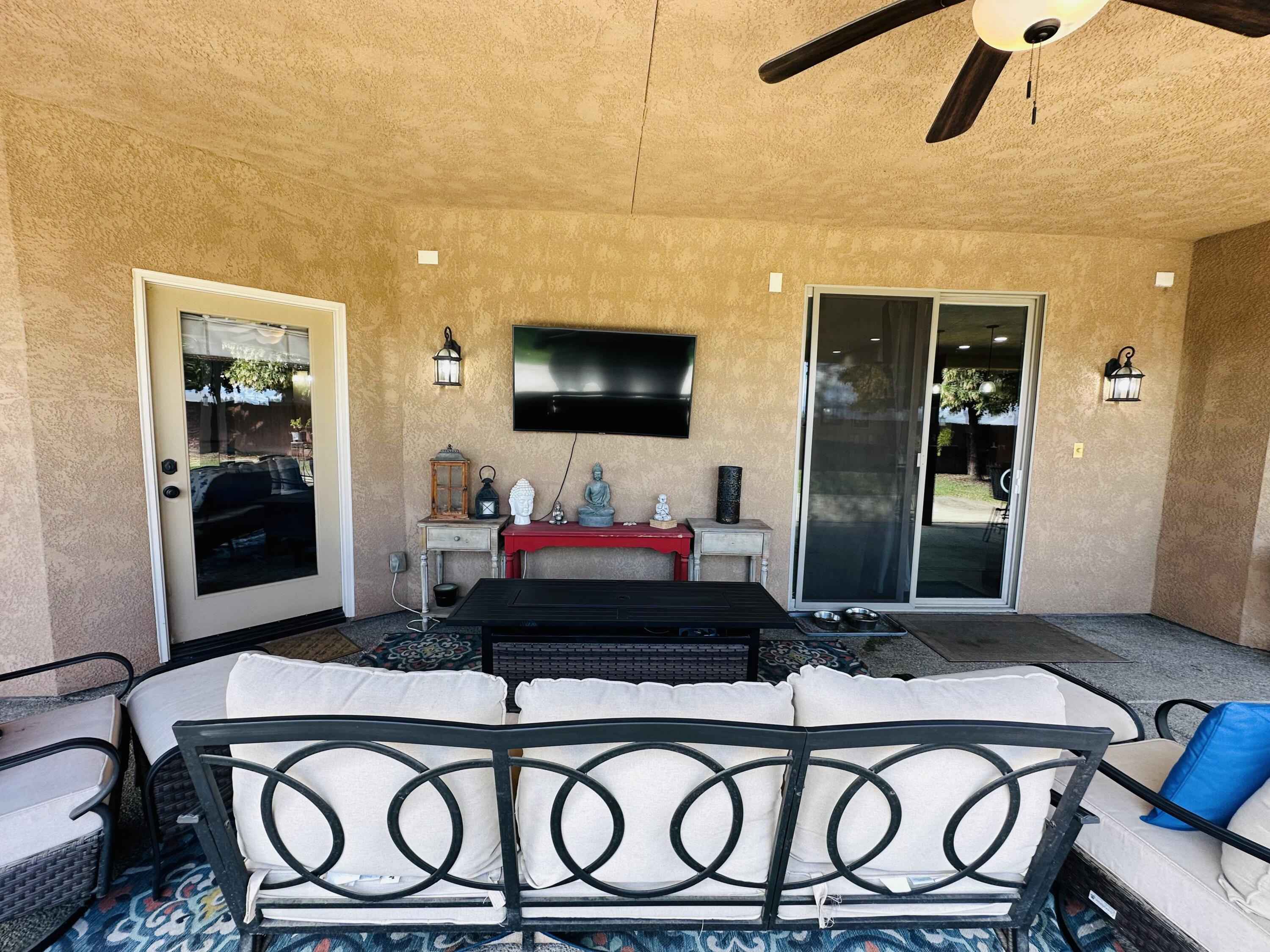 936 N Red Oak St, Porterville, CA 93257