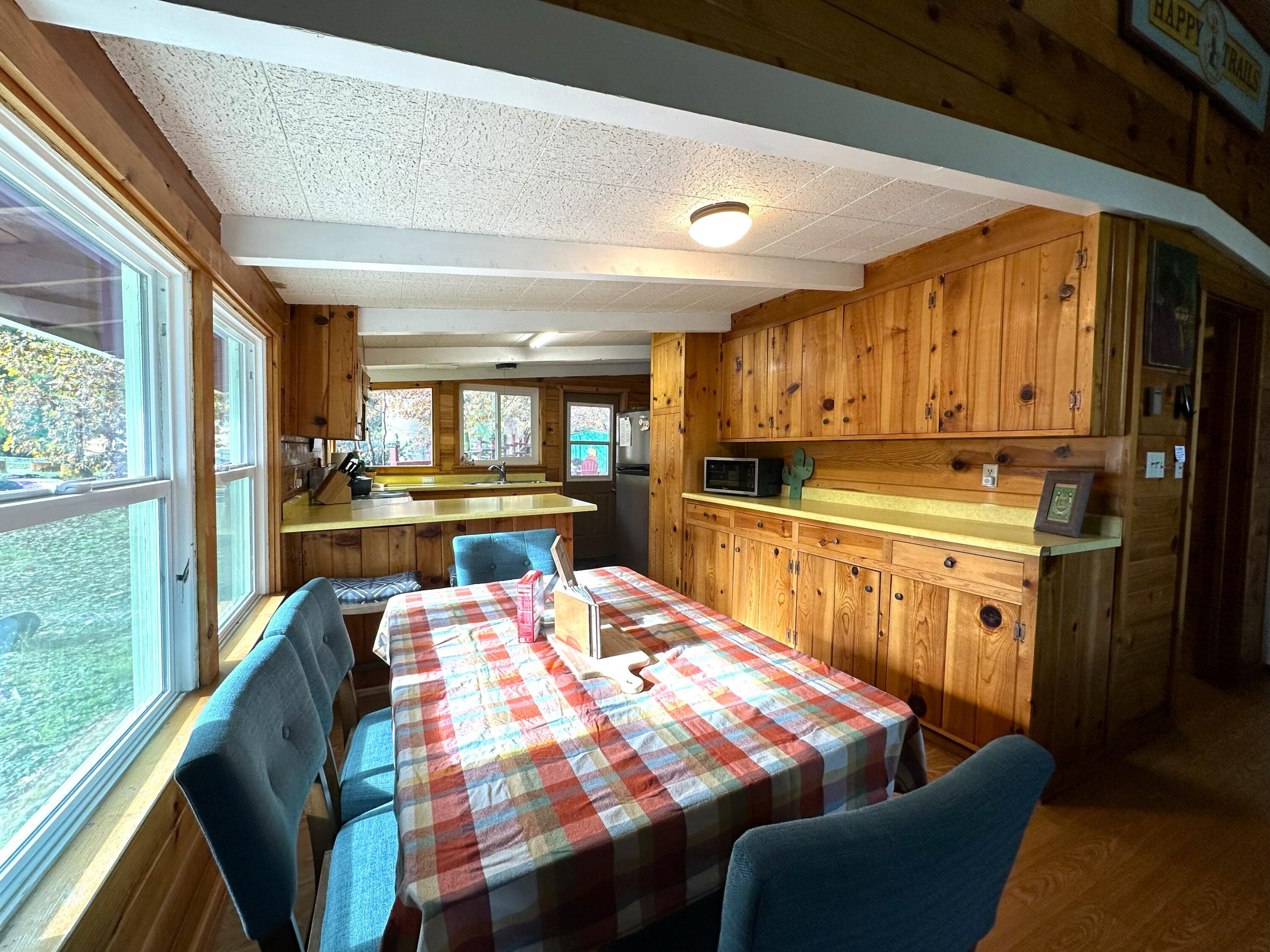 156 Capinero Dr, California Hot Springs, CA 93207