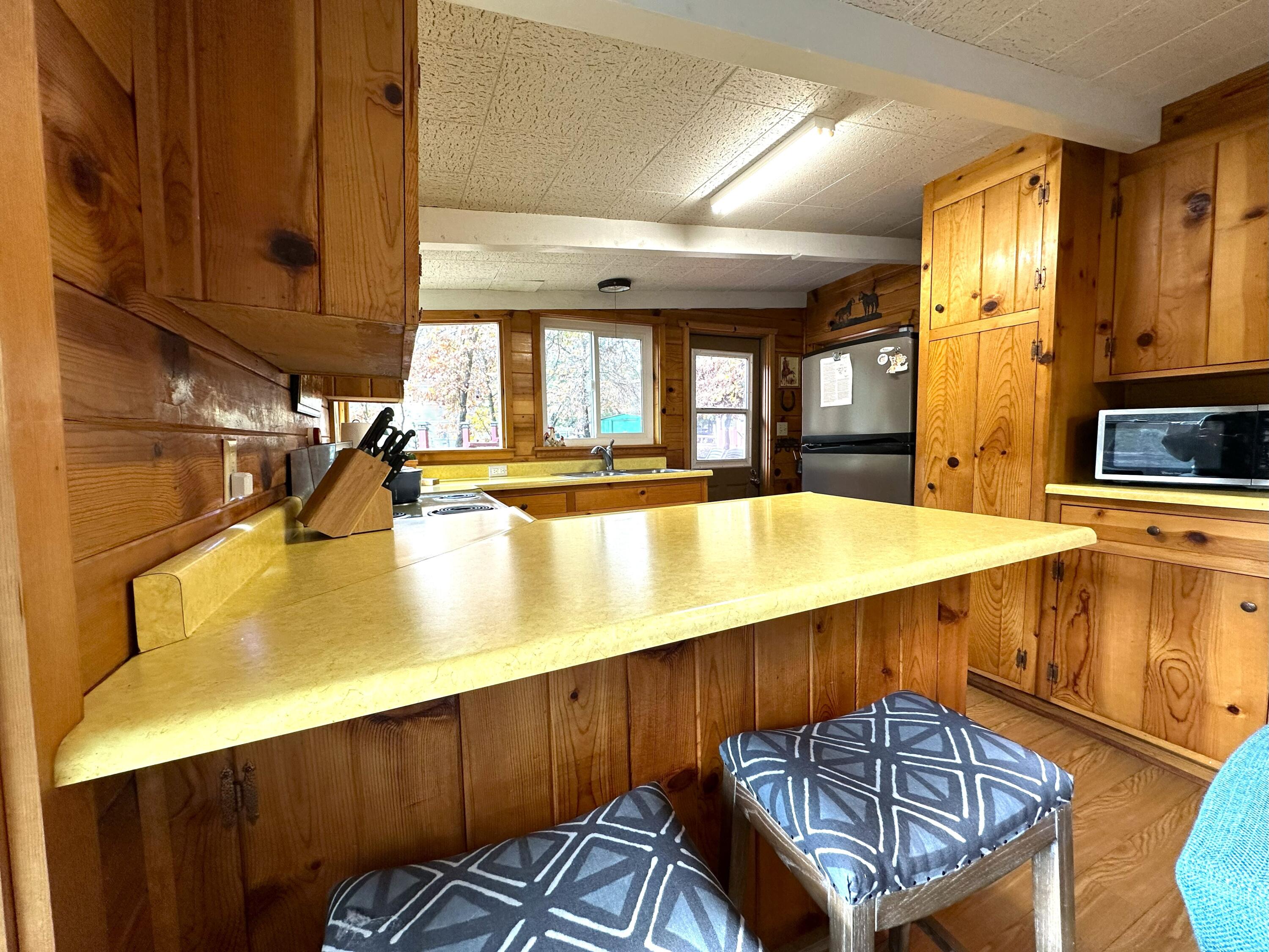 156 Capinero Dr, California Hot Springs, CA 93207