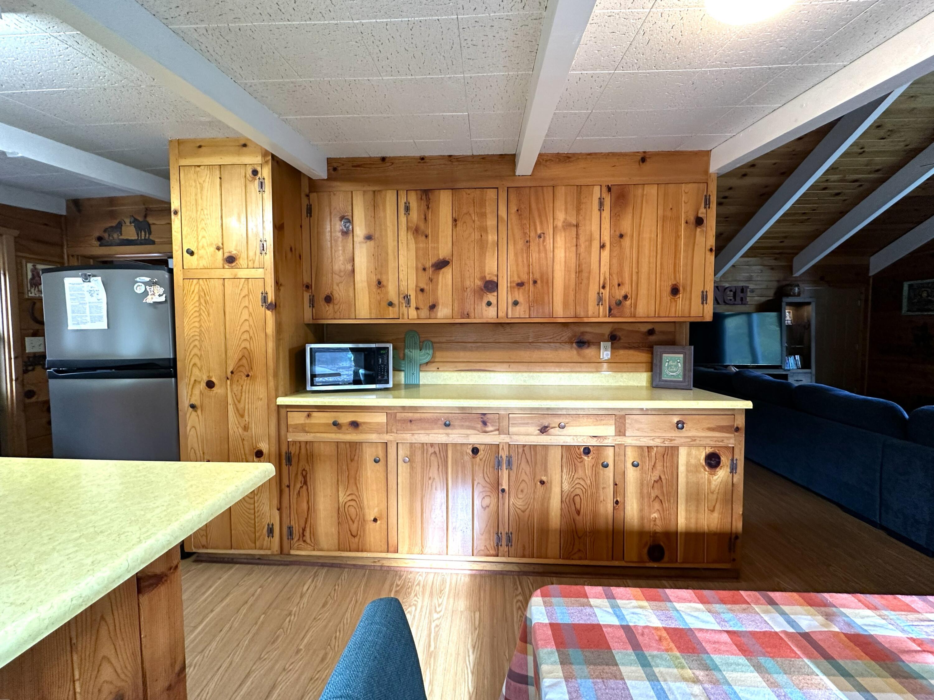 156 Capinero Dr, California Hot Springs, CA 93207