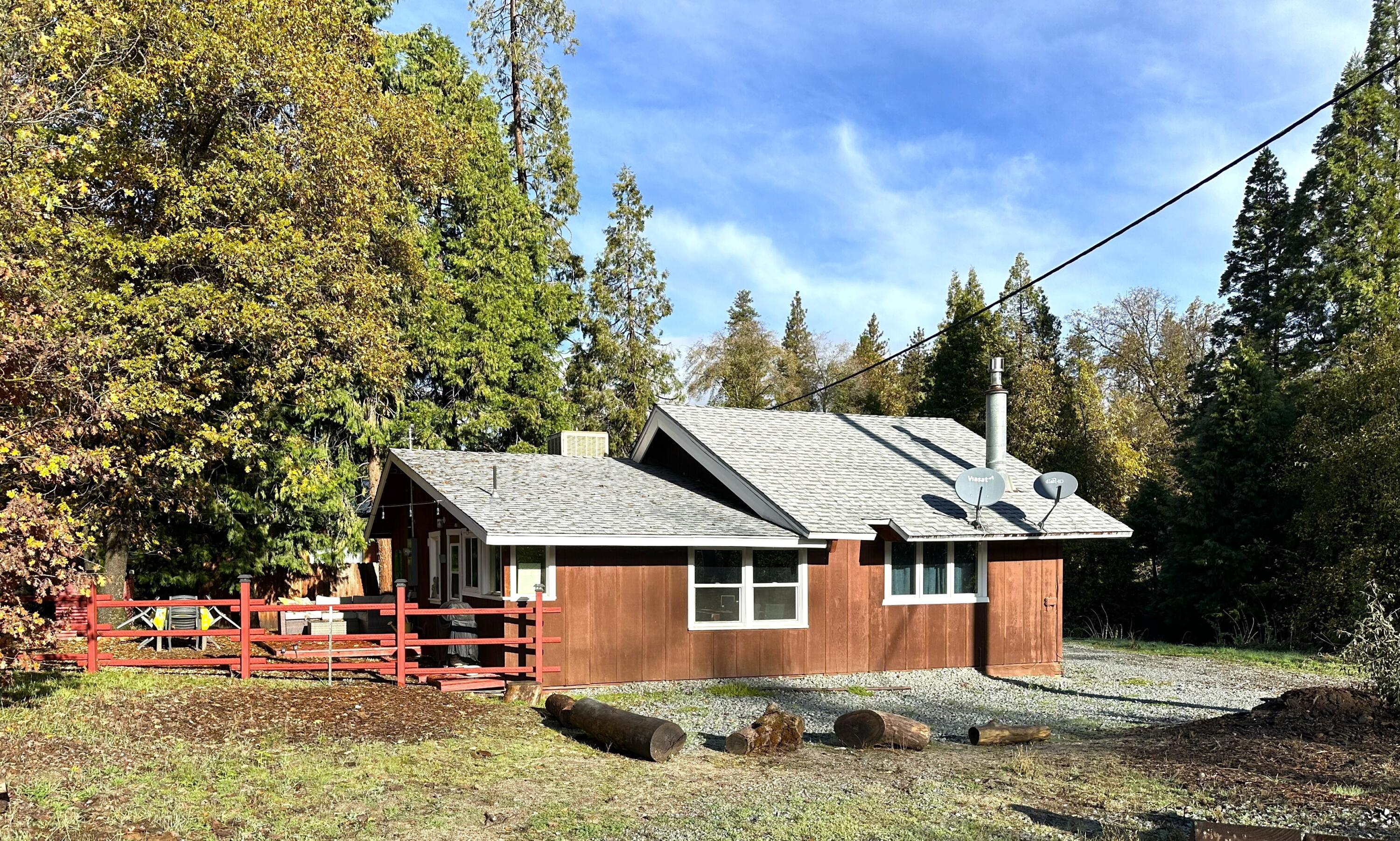 156 Capinero Dr, California Hot Springs, CA 93207