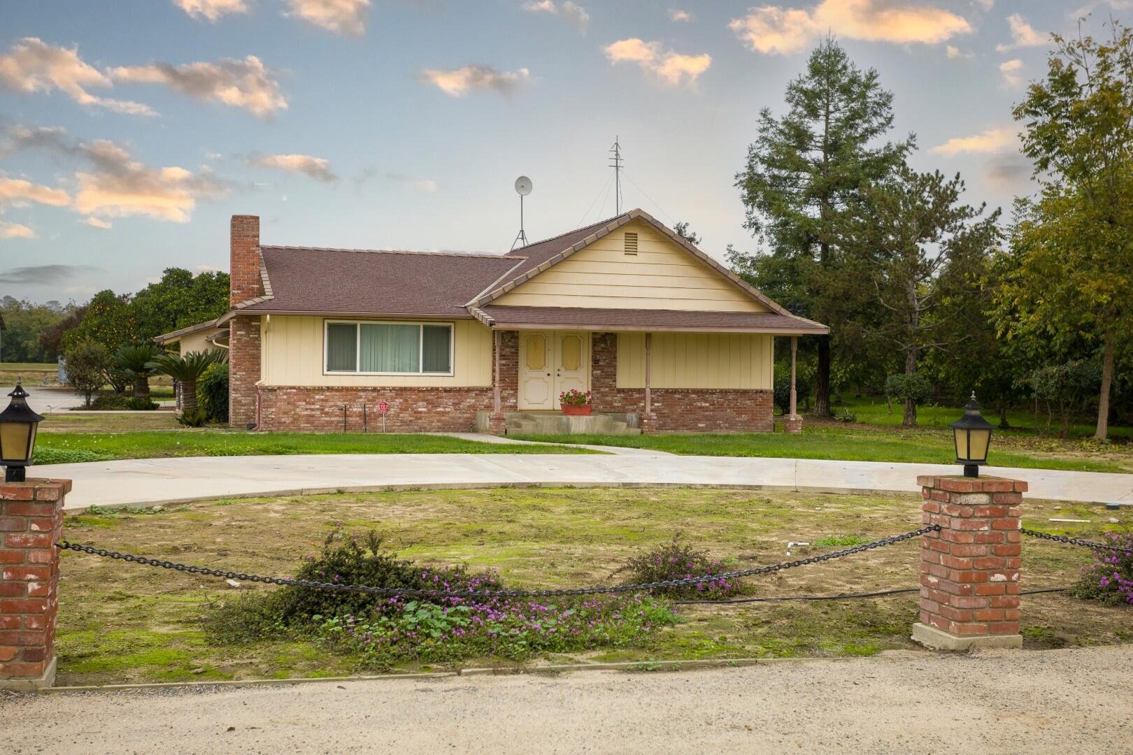 18200 Oklahoma Ave, Strathmore, CA 93267