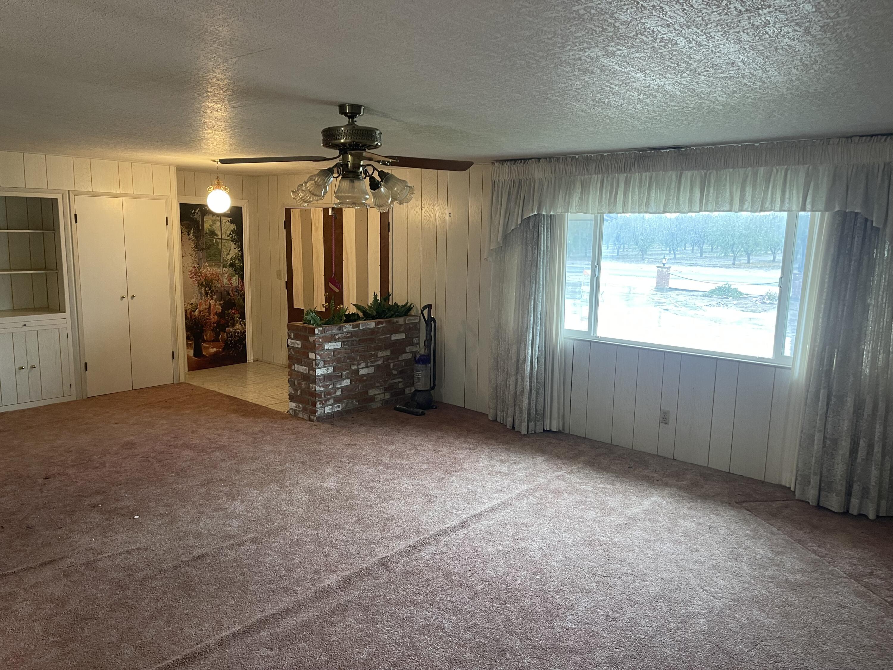 18200 Oklahoma Ave, Strathmore, CA 93267