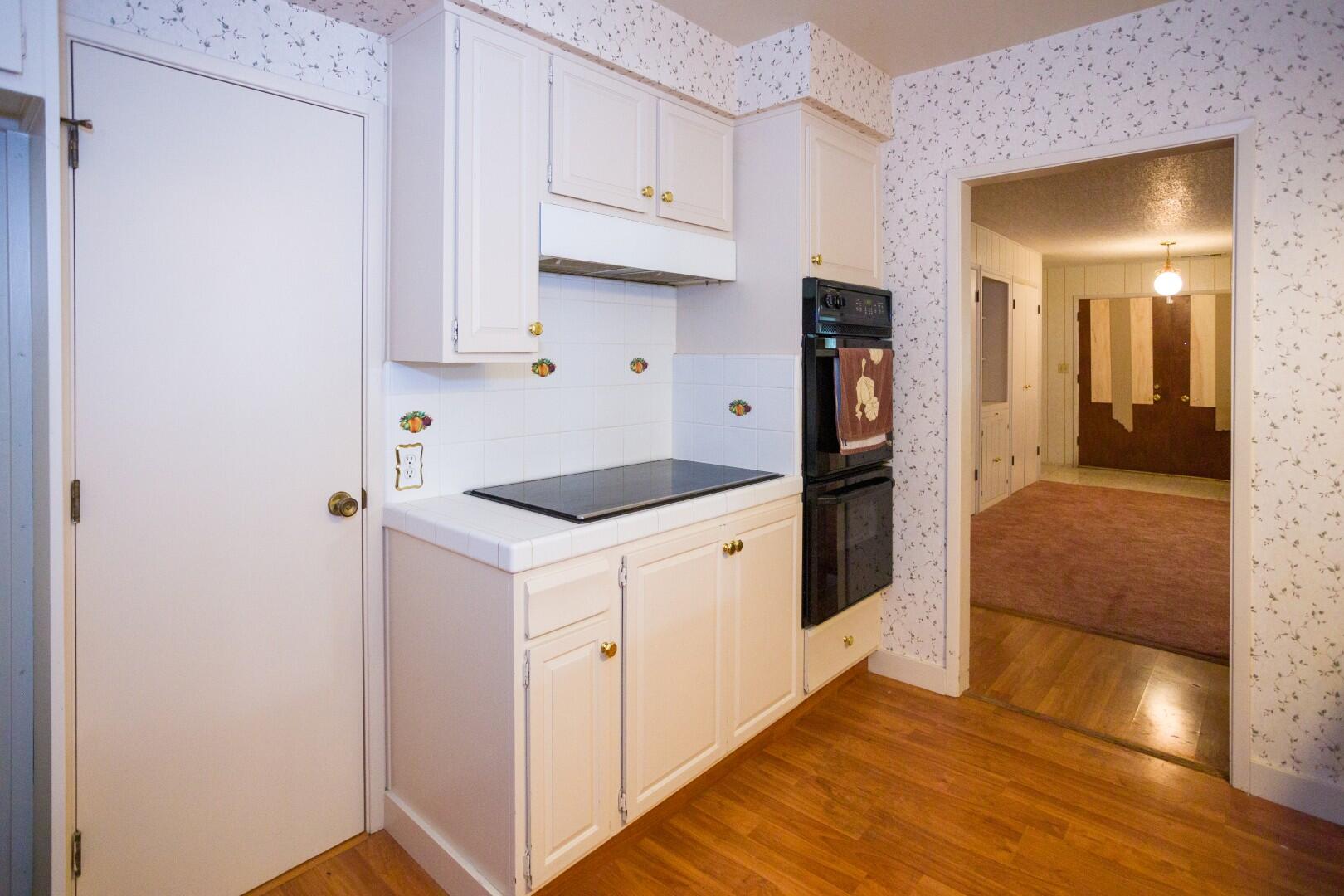 18200 Oklahoma Ave, Strathmore, CA 93267