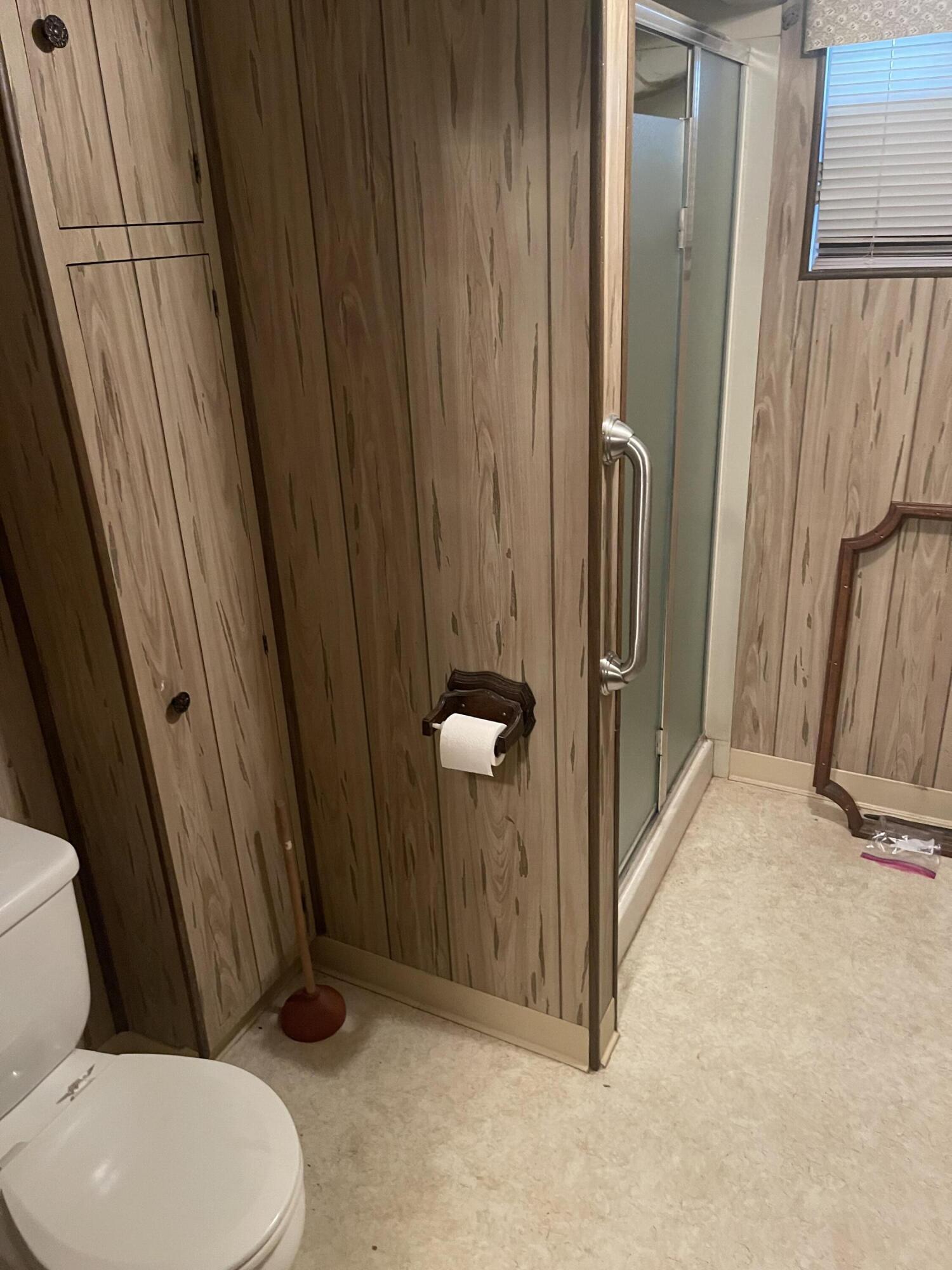 18200 Oklahoma Ave, Strathmore, CA 93267