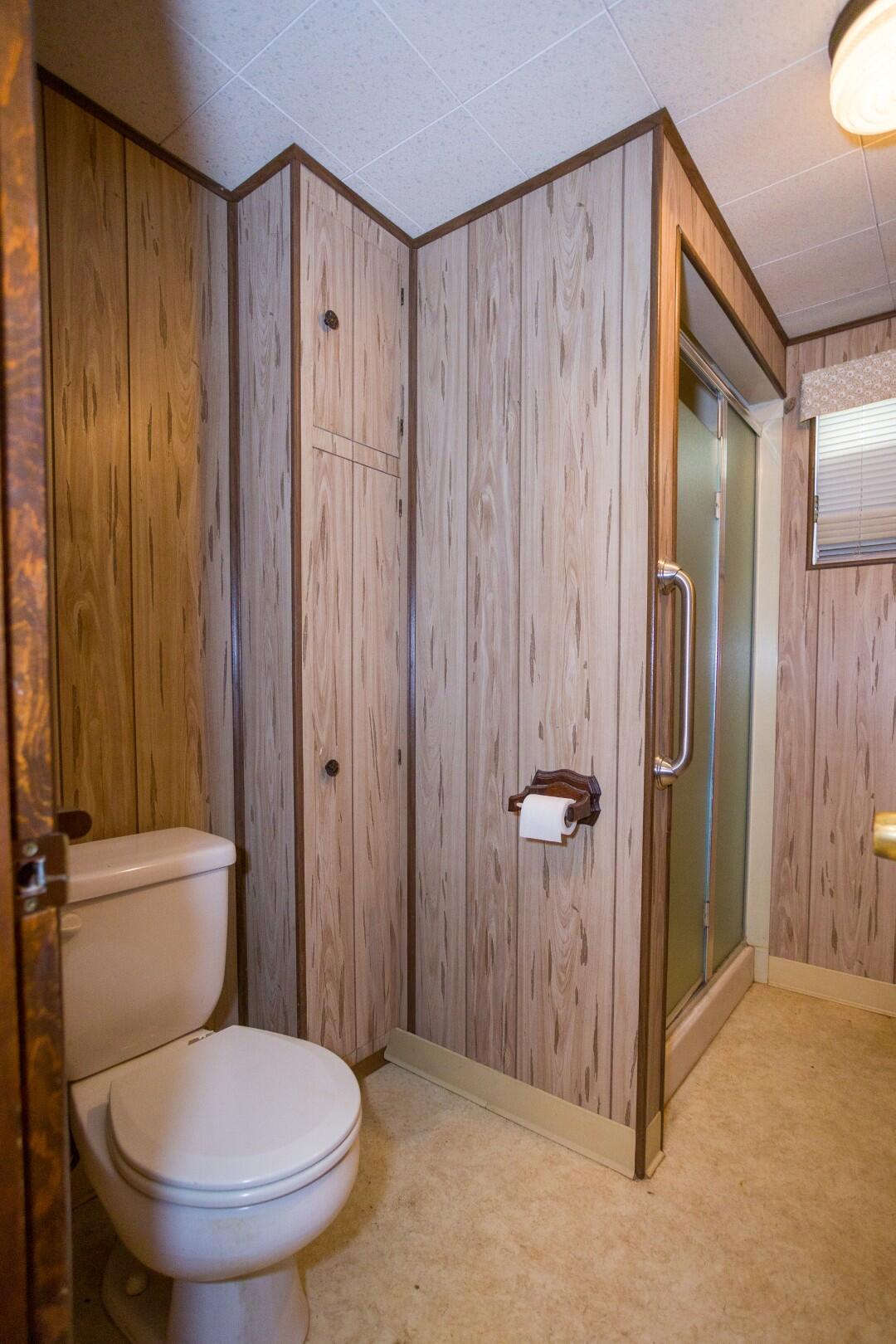 18200 Oklahoma Ave, Strathmore, CA 93267