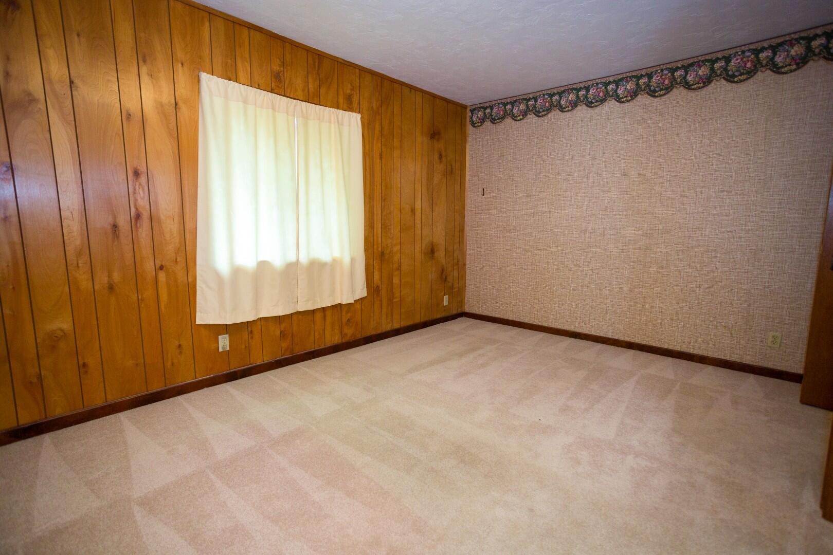 18200 Oklahoma Ave, Strathmore, CA 93267