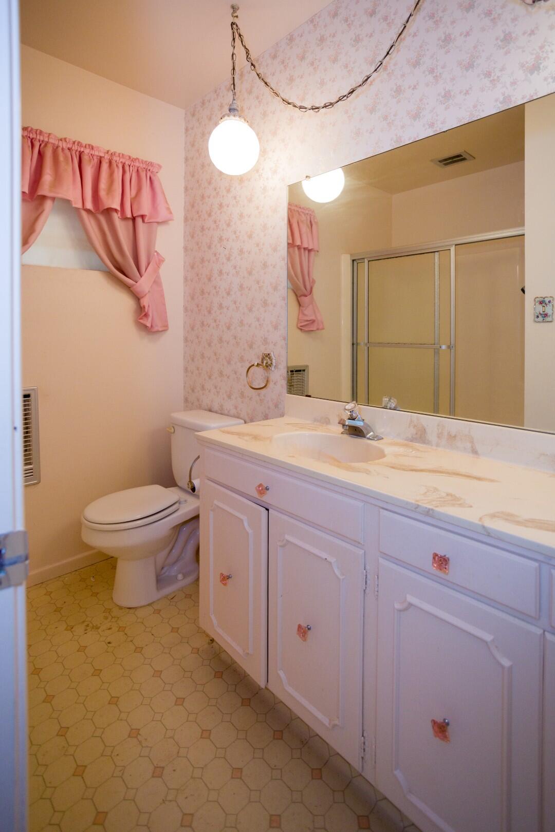 18200 Oklahoma Ave, Strathmore, CA 93267