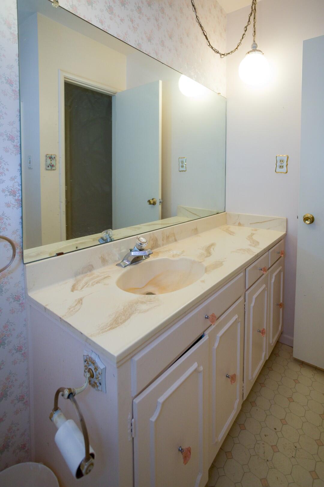 18200 Oklahoma Ave, Strathmore, CA 93267