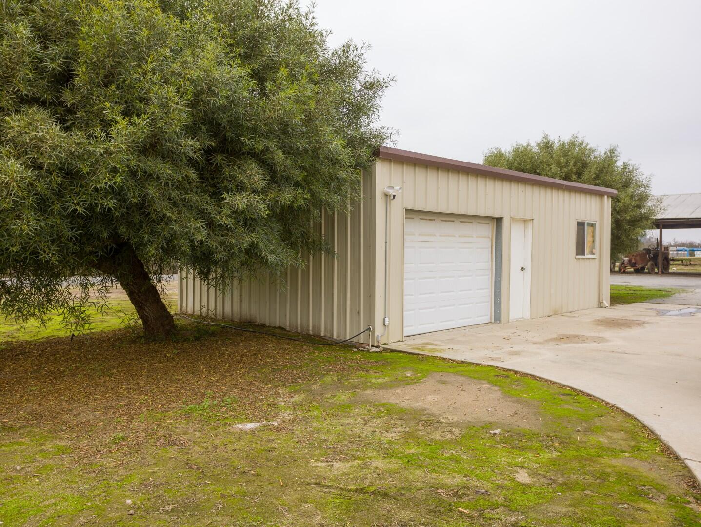 18200 Oklahoma Ave, Strathmore, CA 93267
