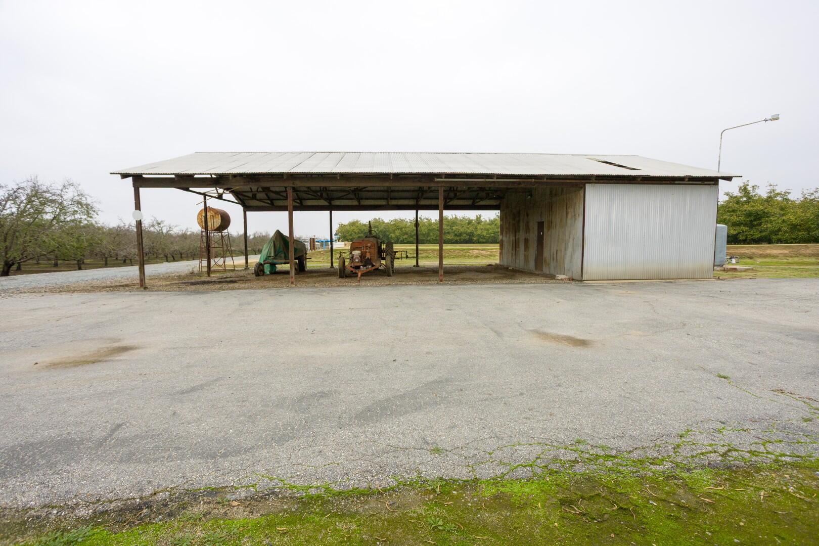 18200 Oklahoma Ave, Strathmore, CA 93267