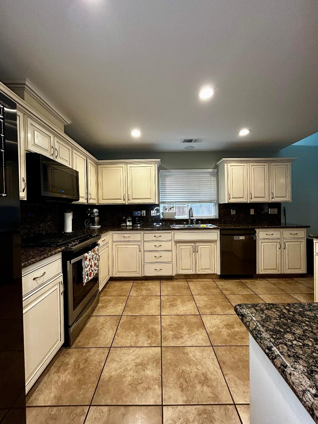 4600 W Grove Ave, Visalia, CA 93291