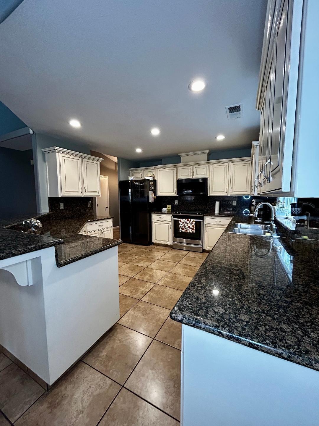 4600 W Grove Ave, Visalia, CA 93291