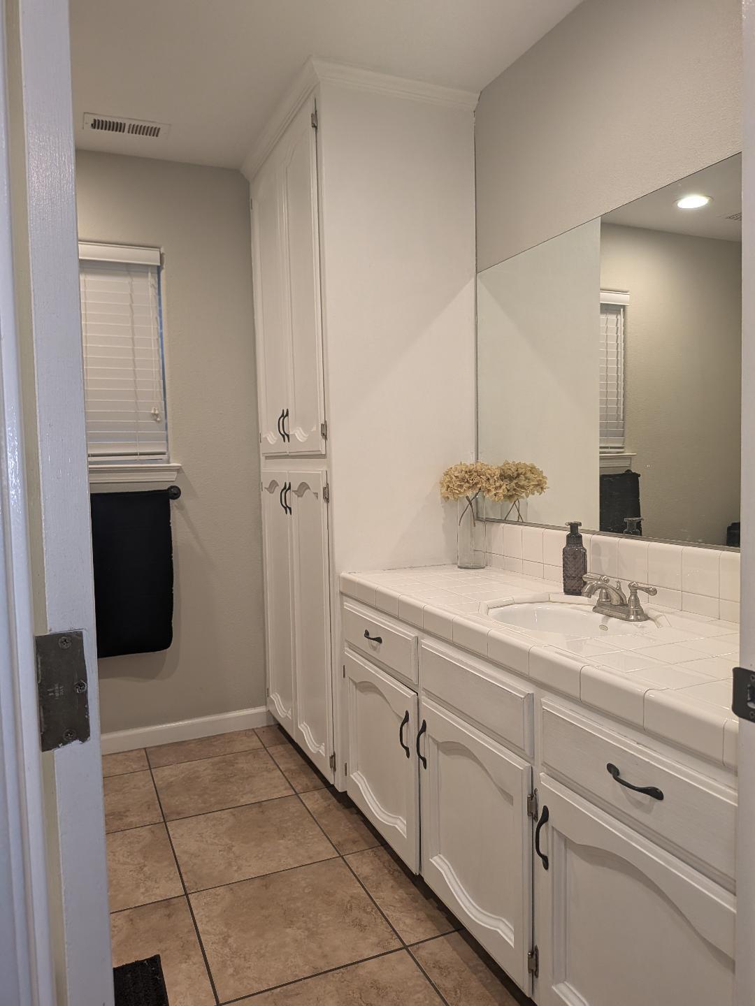 4600 W Grove Ave, Visalia, CA 93291