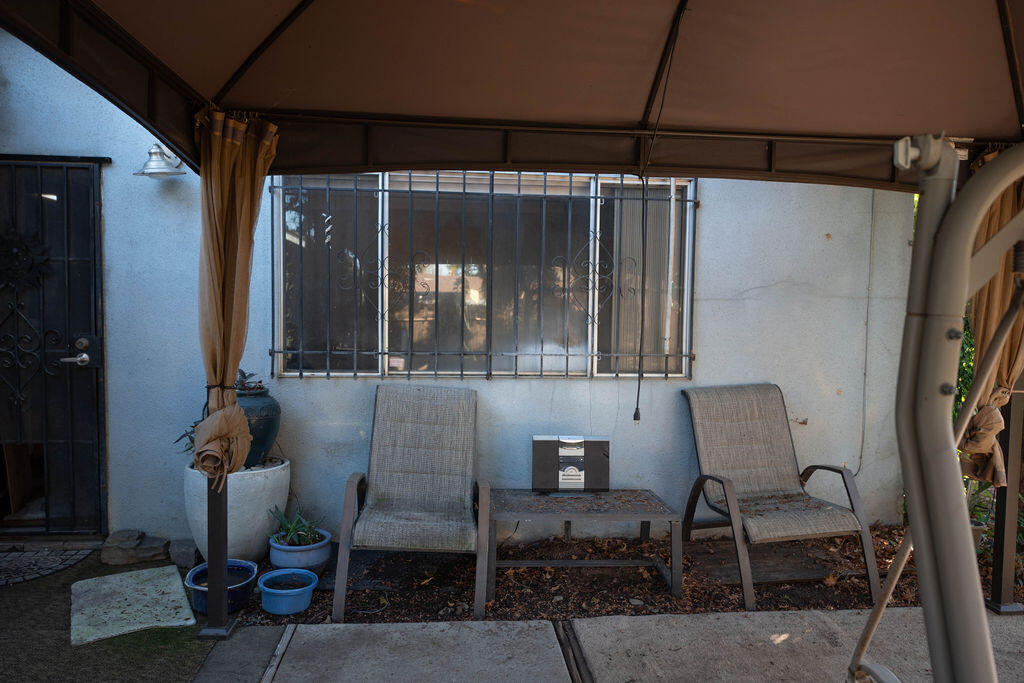 1534 W Canary Dr, Visalia, CA 93291