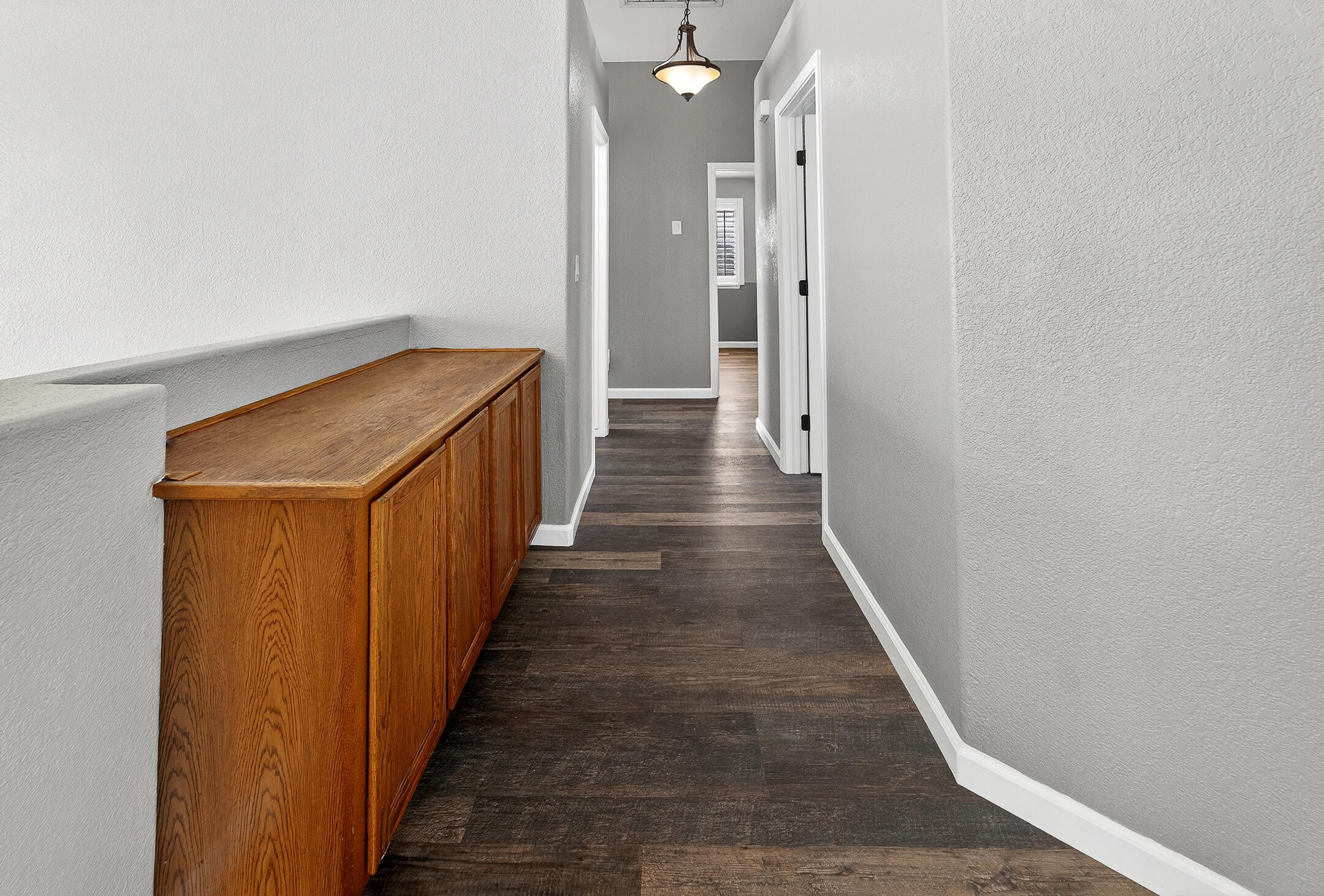 907 E Palm Dr, Hanford, CA 93230