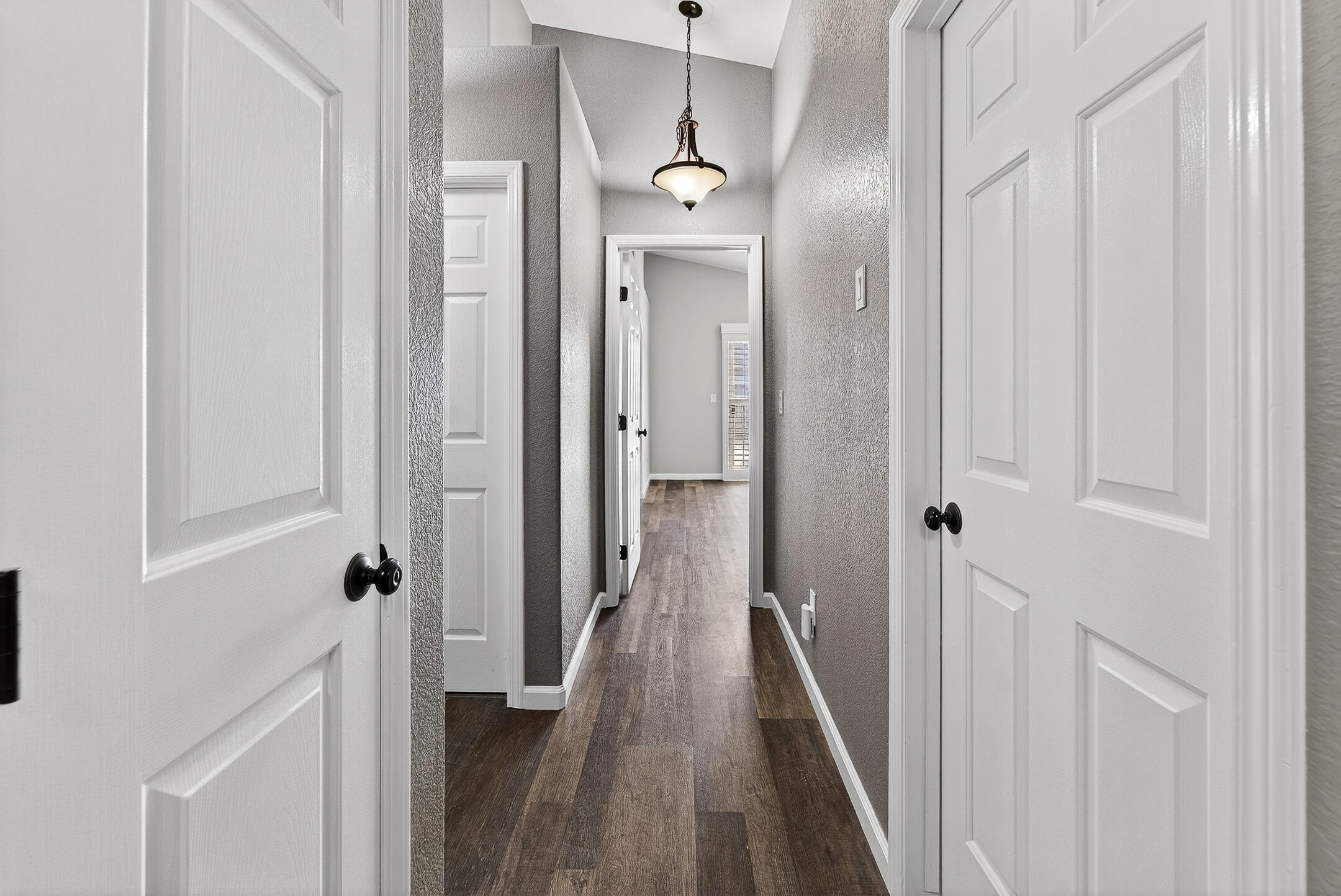 907 E Palm Dr, Hanford, CA 93230