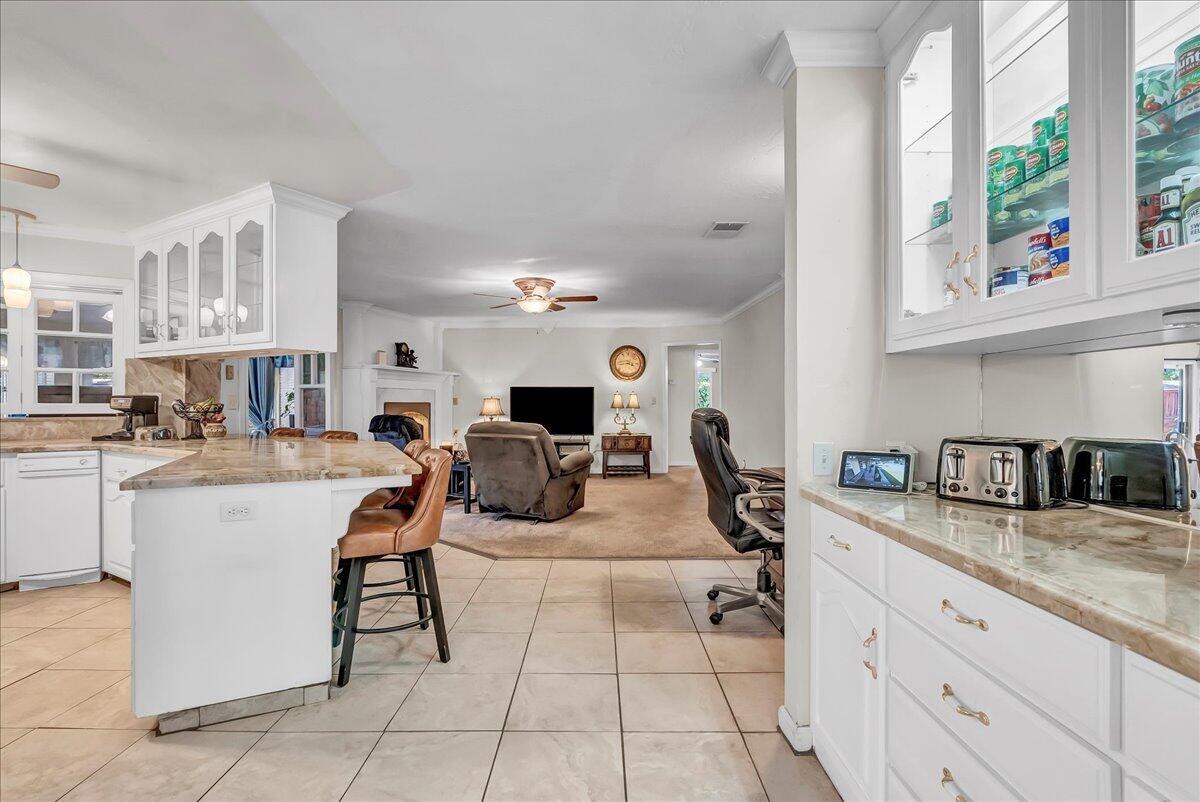 45 Lyon Ave, Sanger, CA 93657