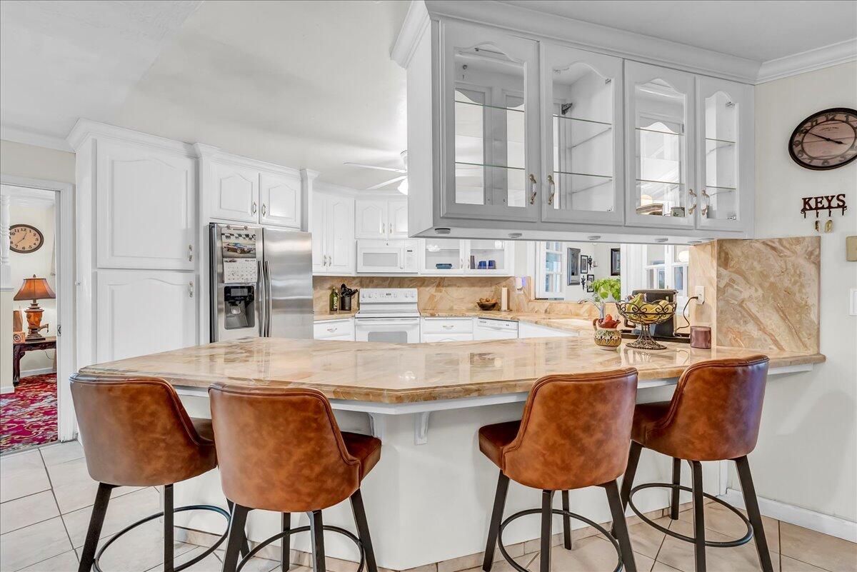 45 Lyon Ave, Sanger, CA 93657