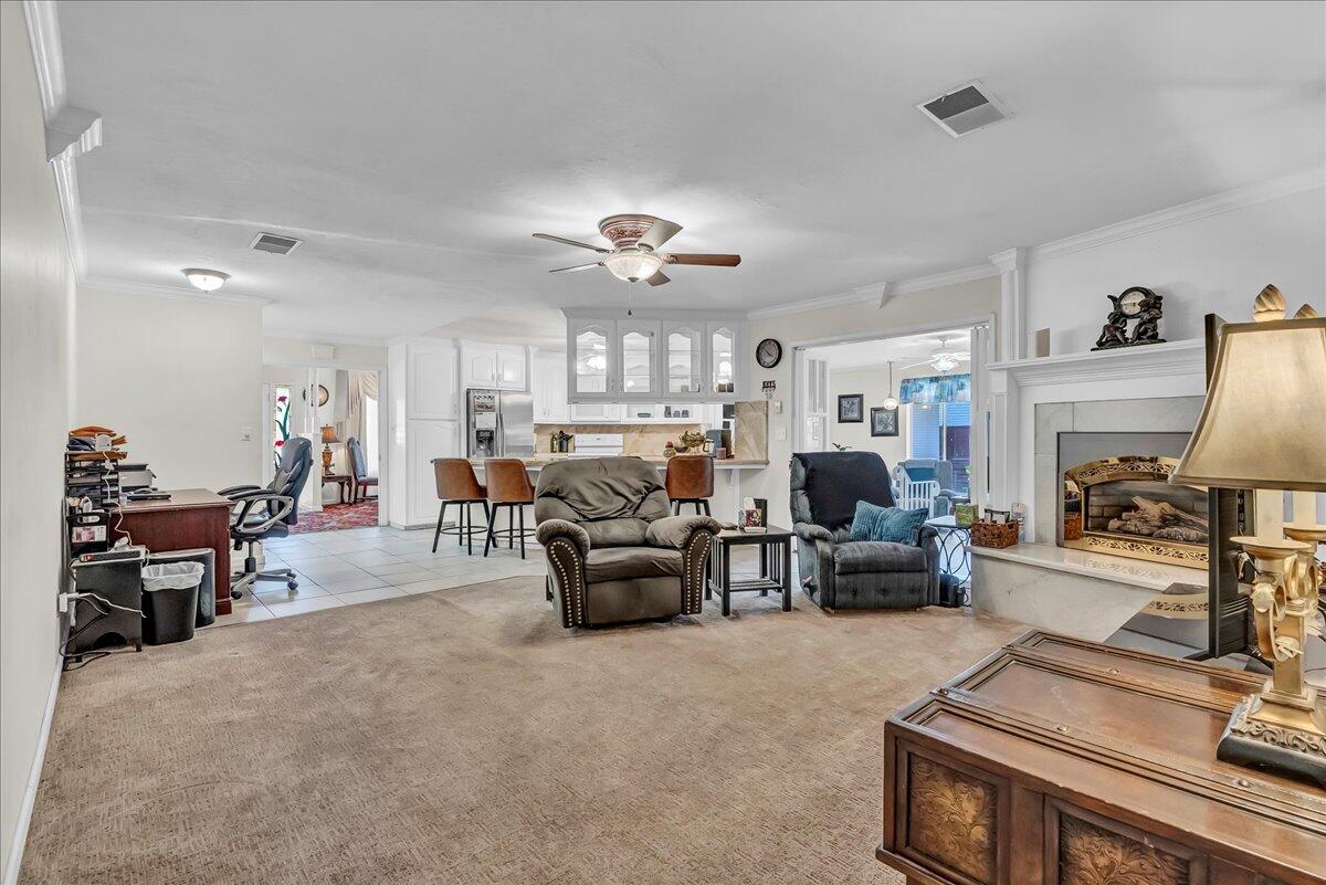 45 Lyon Ave, Sanger, CA 93657