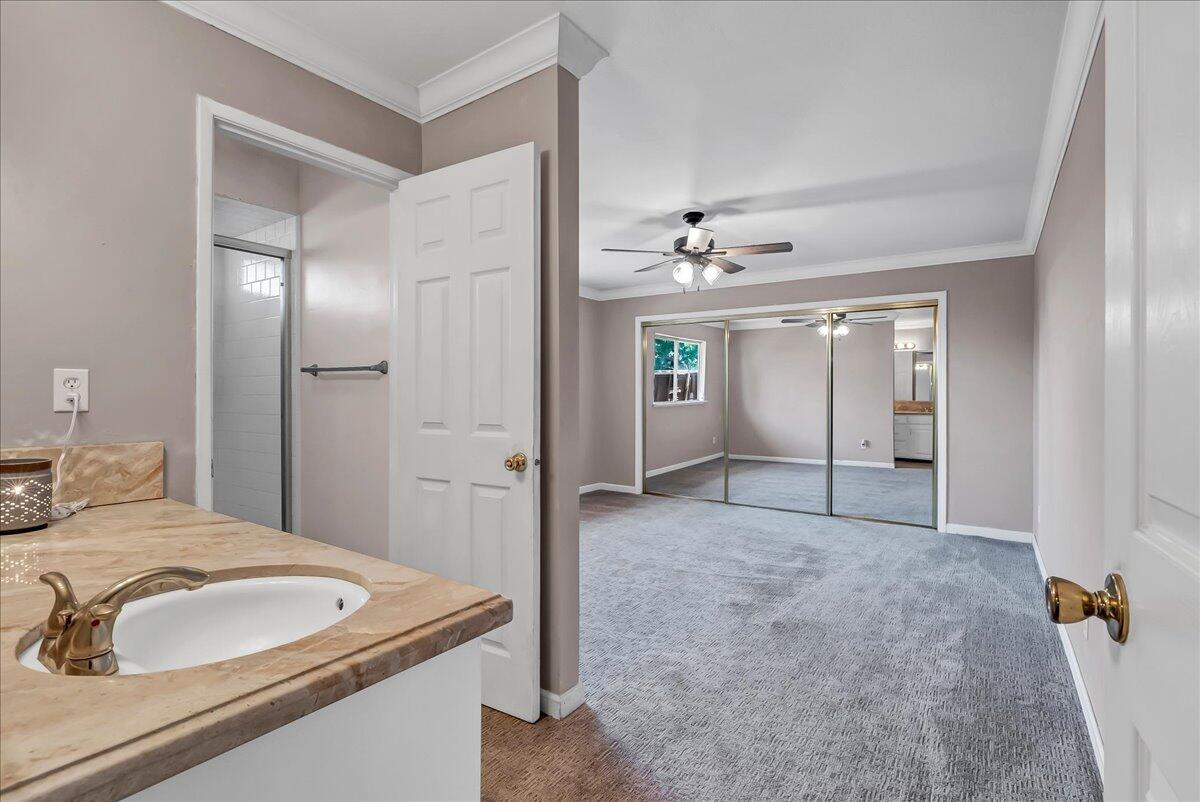 45 Lyon Ave, Sanger, CA 93657